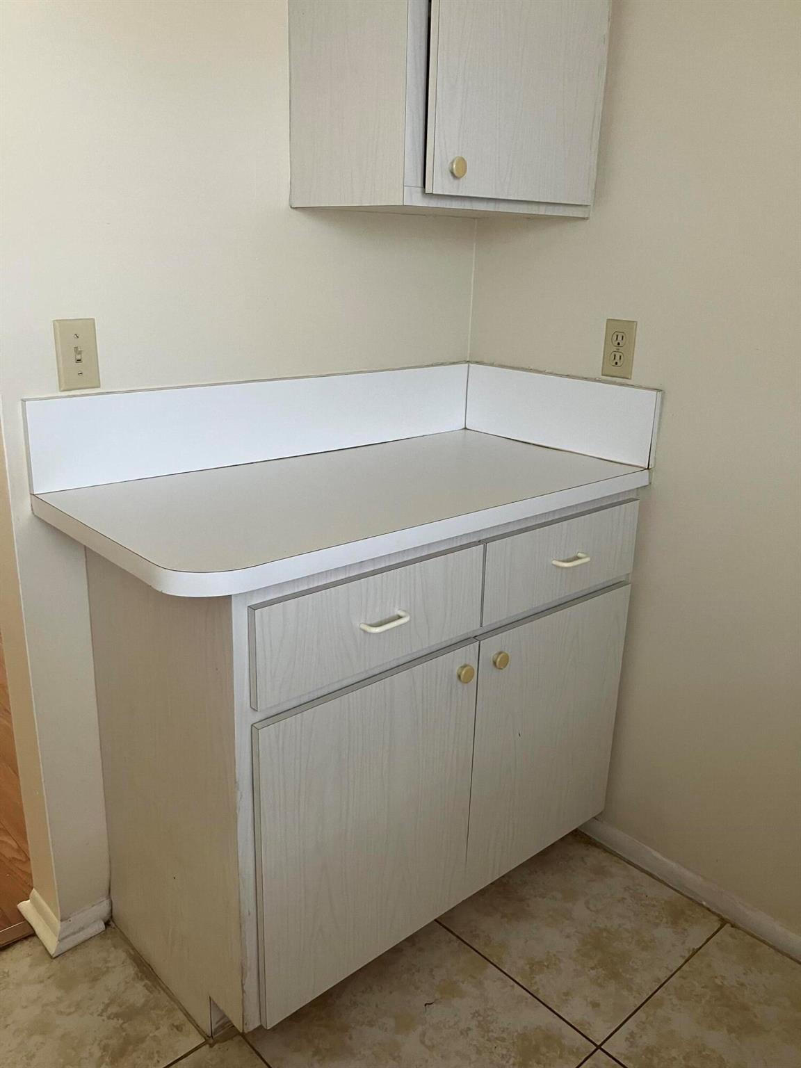 CRESTHAVEN VILLAS 5 CONDO - Residential