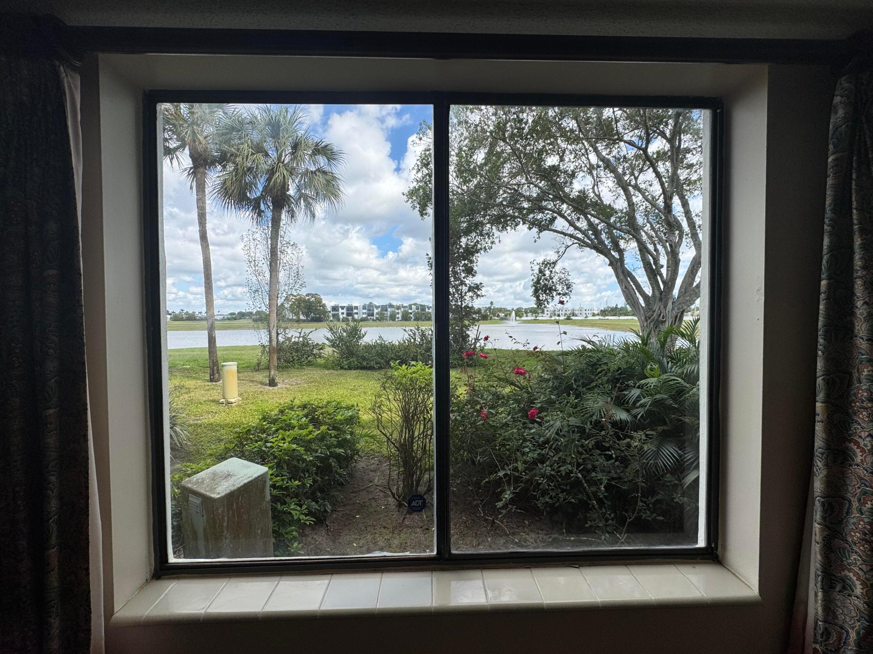 FOUNTAINS OF PALM BEACH CONDO 4 - Residential