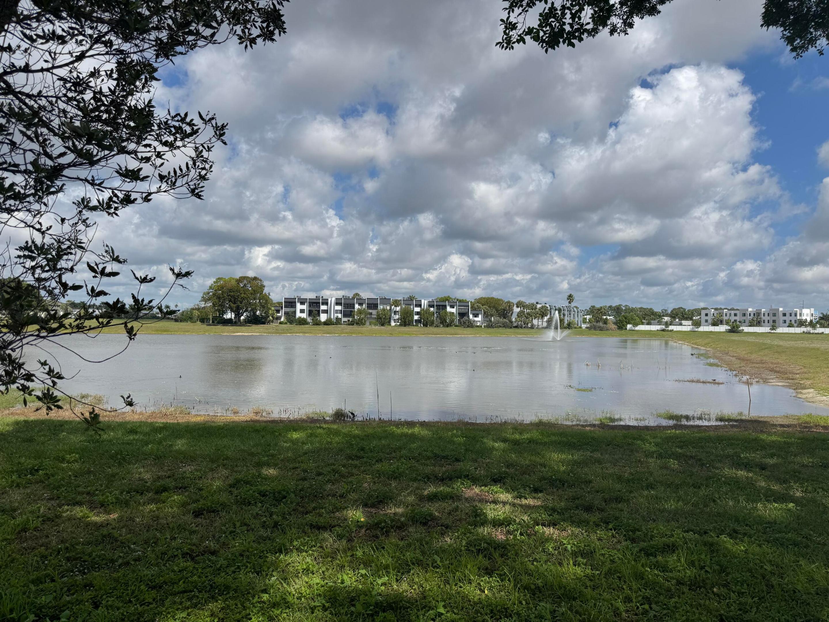 FOUNTAINS OF PALM BEACH CONDO 4 - Residential