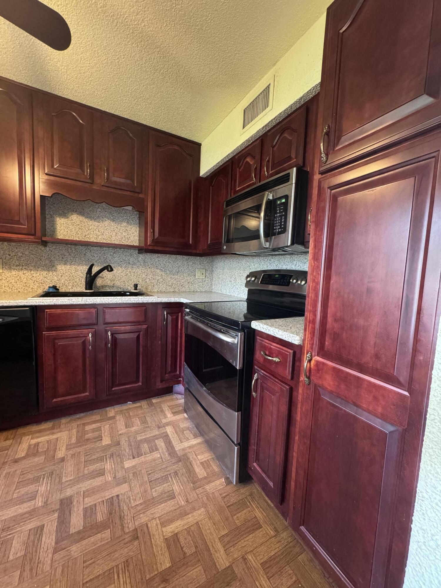 FOUNTAINS OF PALM BEACH CONDO 4 - Residential