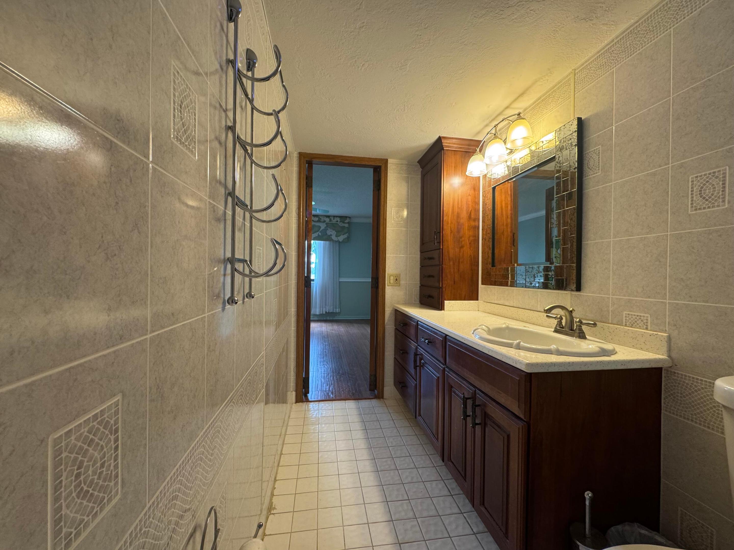 FOUNTAINS OF PALM BEACH CONDO 4 - Residential