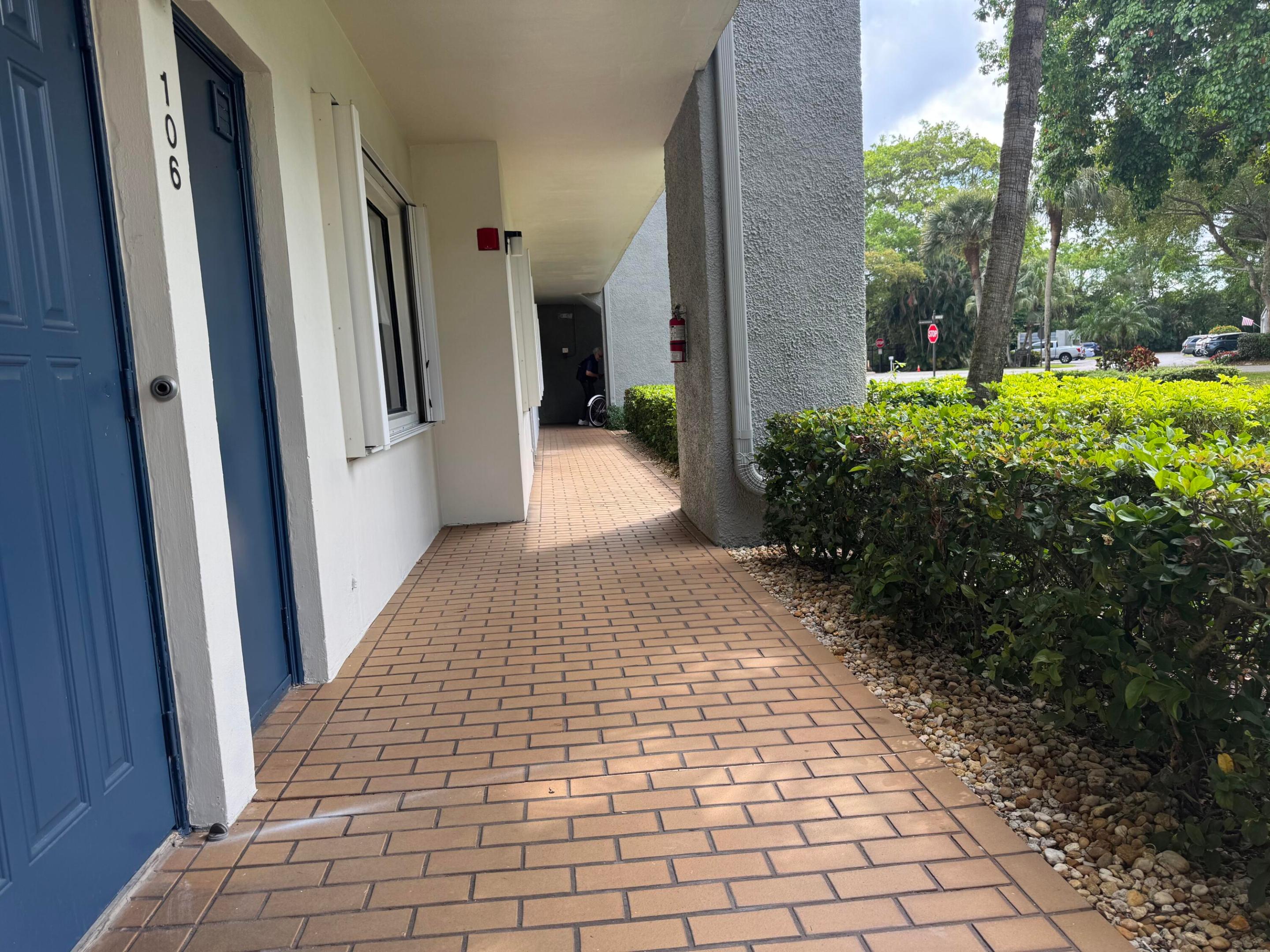 FOUNTAINS OF PALM BEACH CONDO 4 - Residential