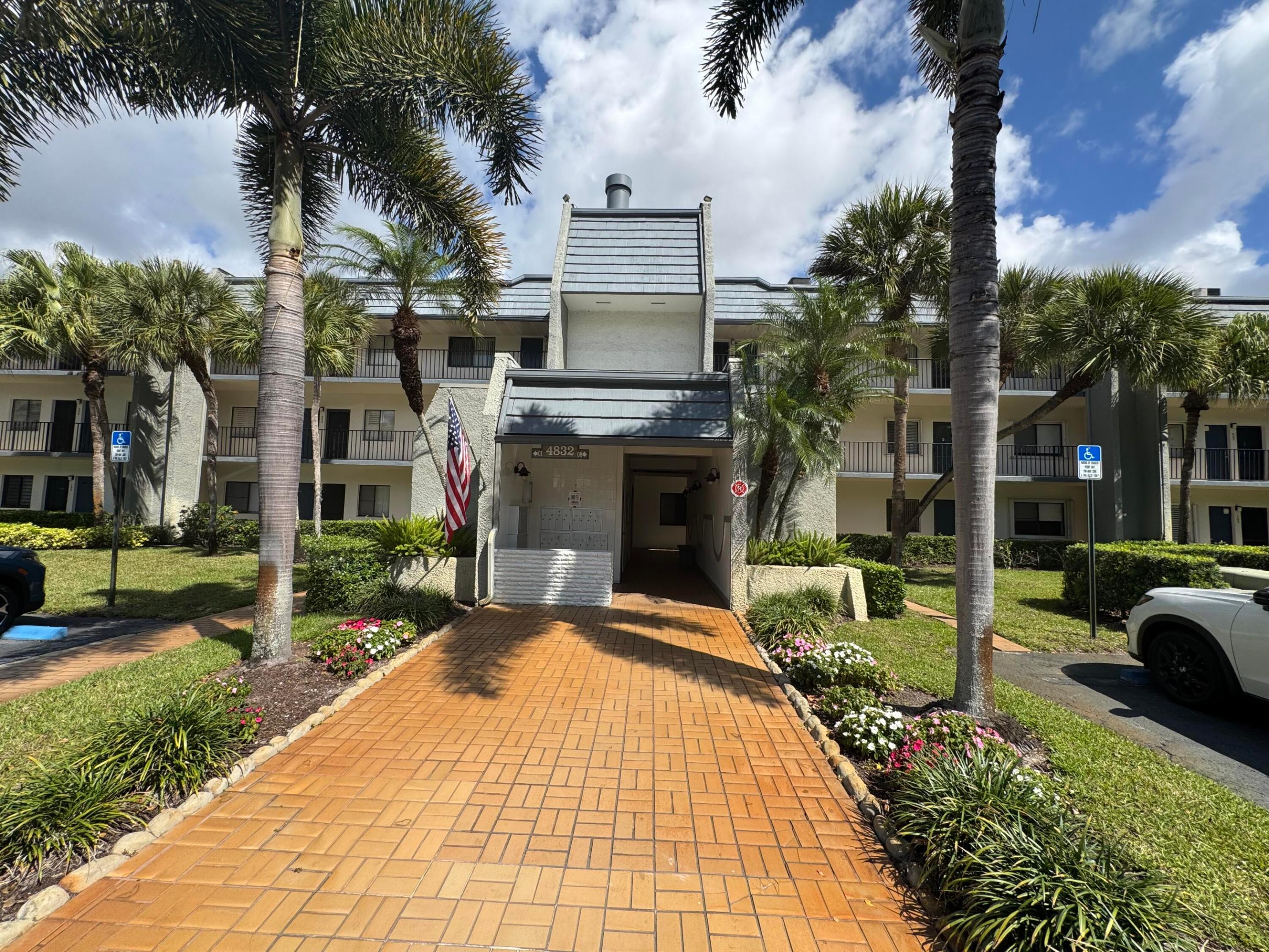 4832 Esedra Court 106