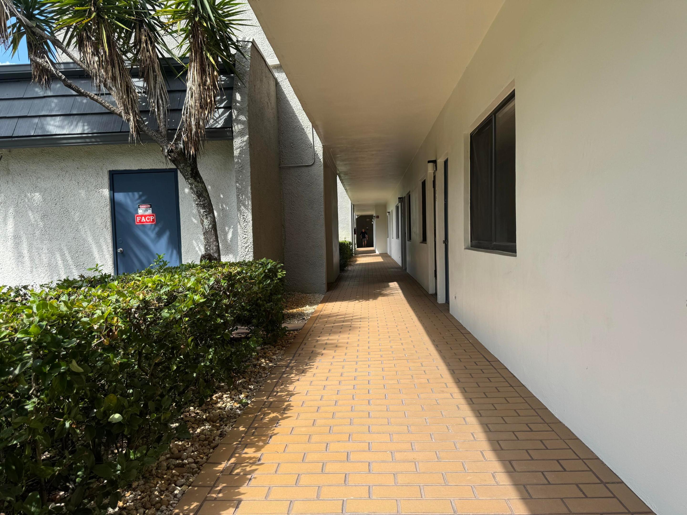 FOUNTAINS OF PALM BEACH CONDO 4 - Residential