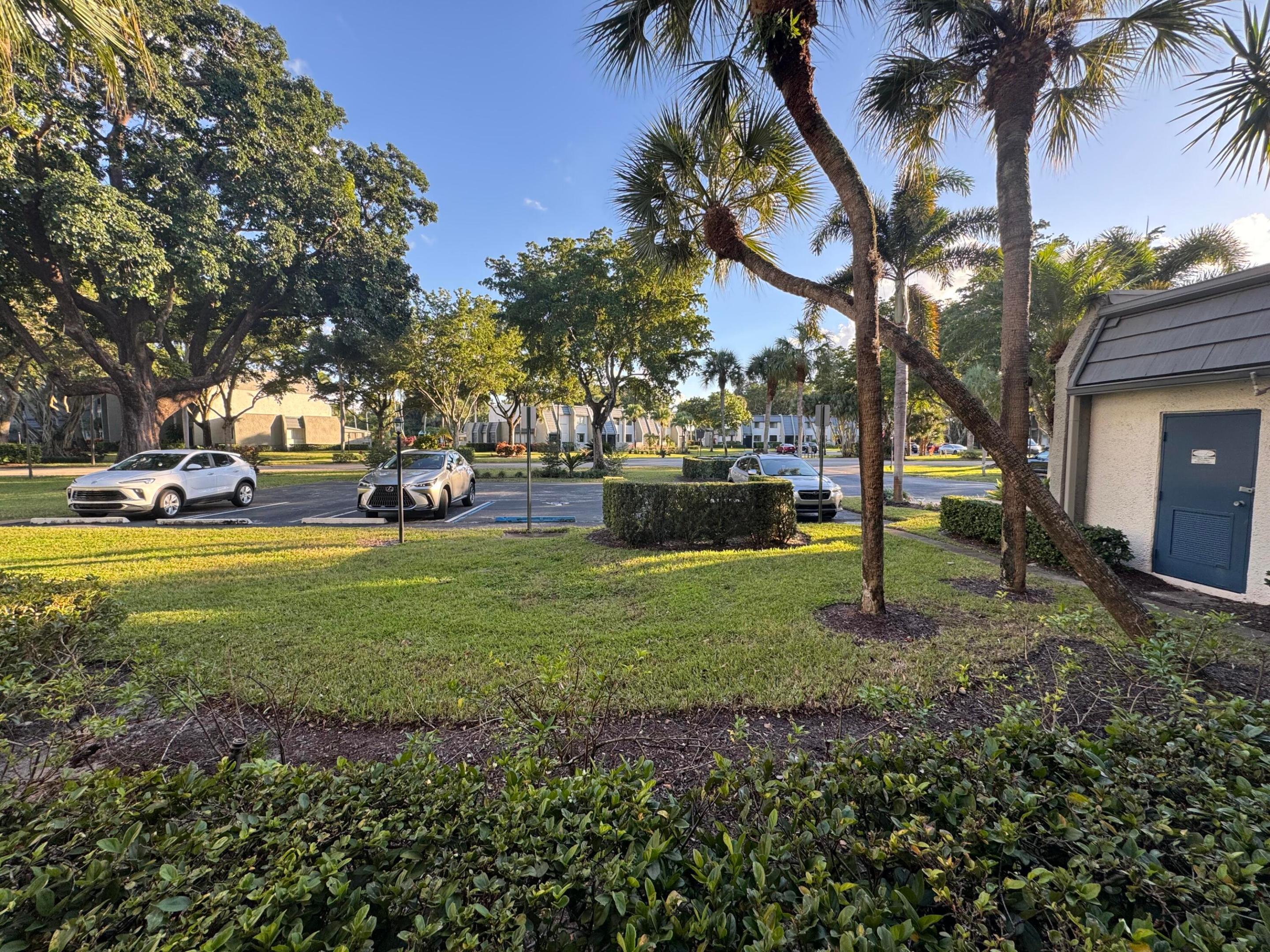 FOUNTAINS OF PALM BEACH CONDO 4 - Residential