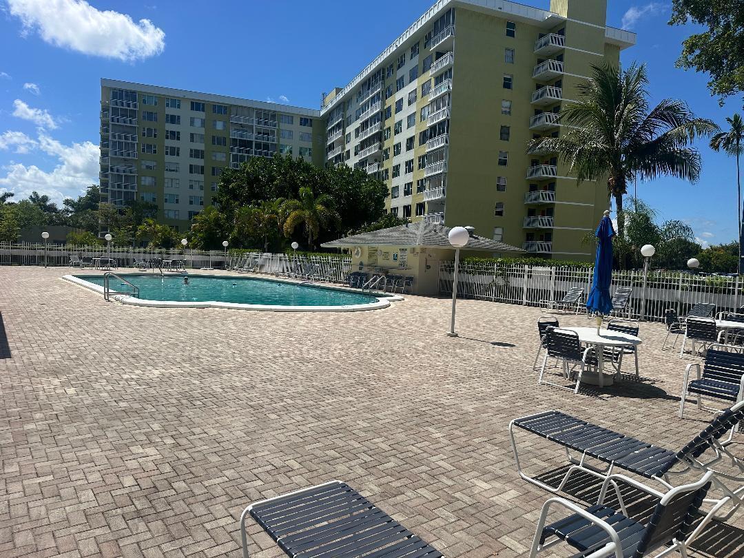 4350 Hillcrest Drive 318