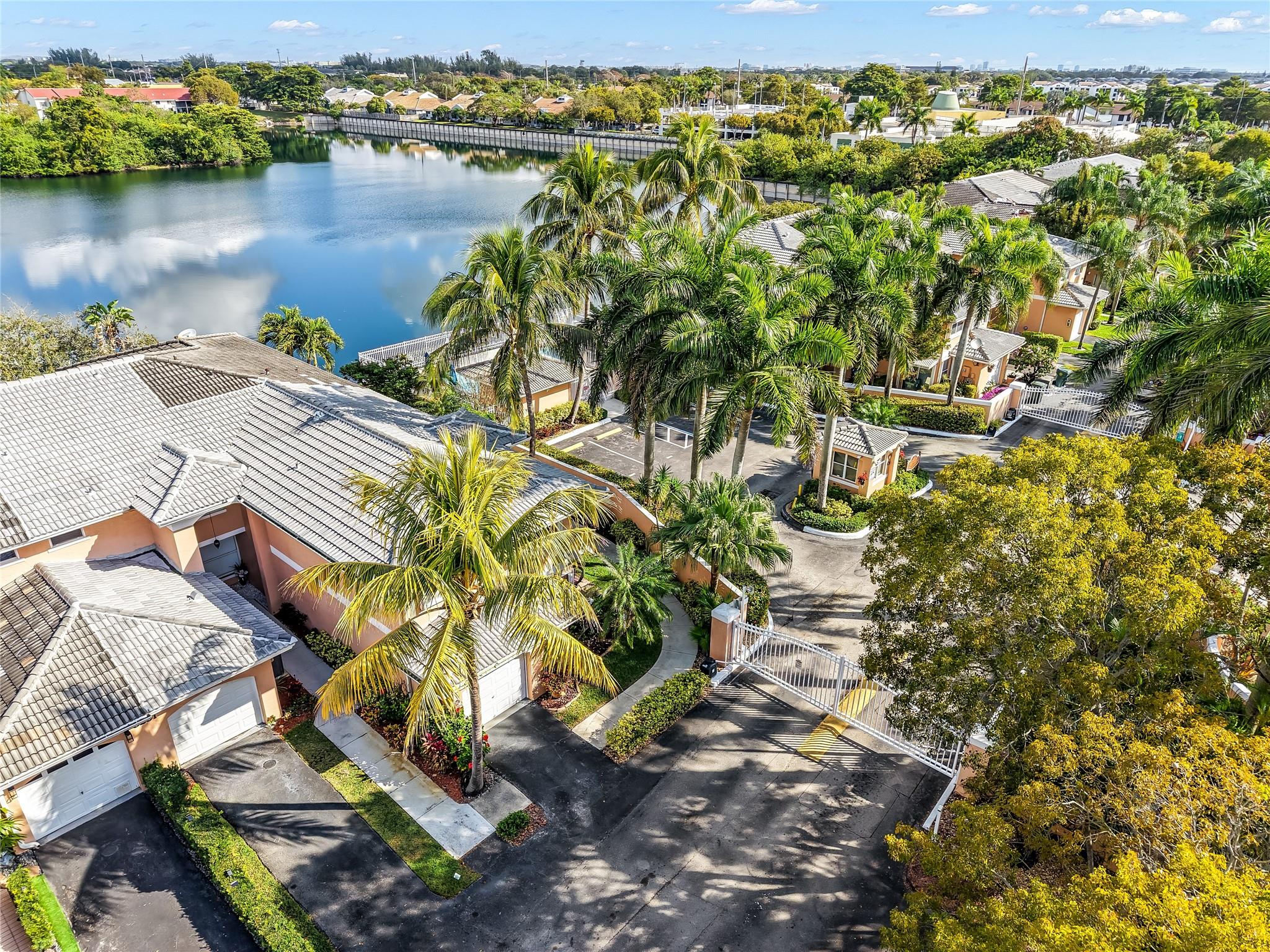 3251 NW 44th St 4