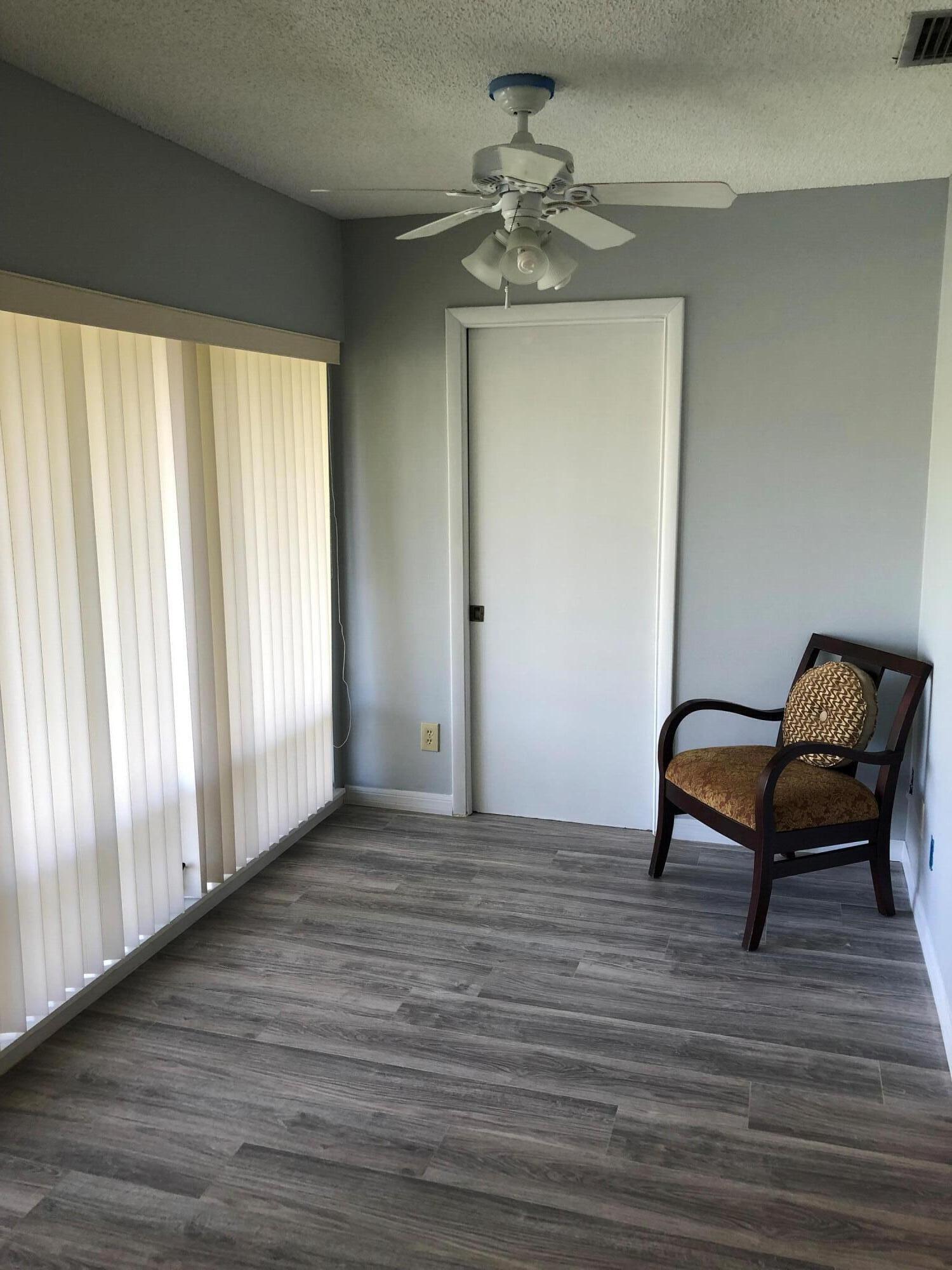 DUNBAR WOODS CONDO I II AND III IN OR4410P782, - Residential Lease