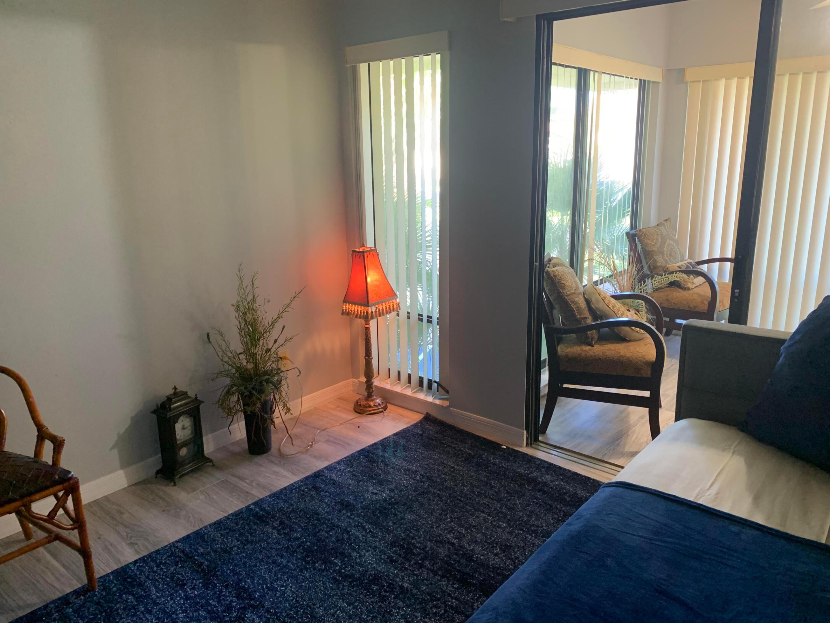 DUNBAR WOODS CONDO I II AND III IN OR4410P782, - Residential Lease