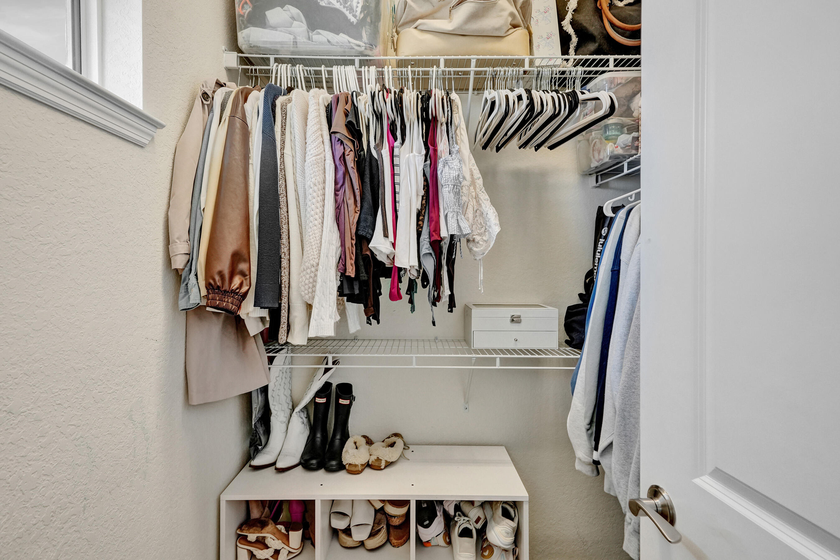 HILLCREST COUNTRY CLUB SOUTH - Residential Lease