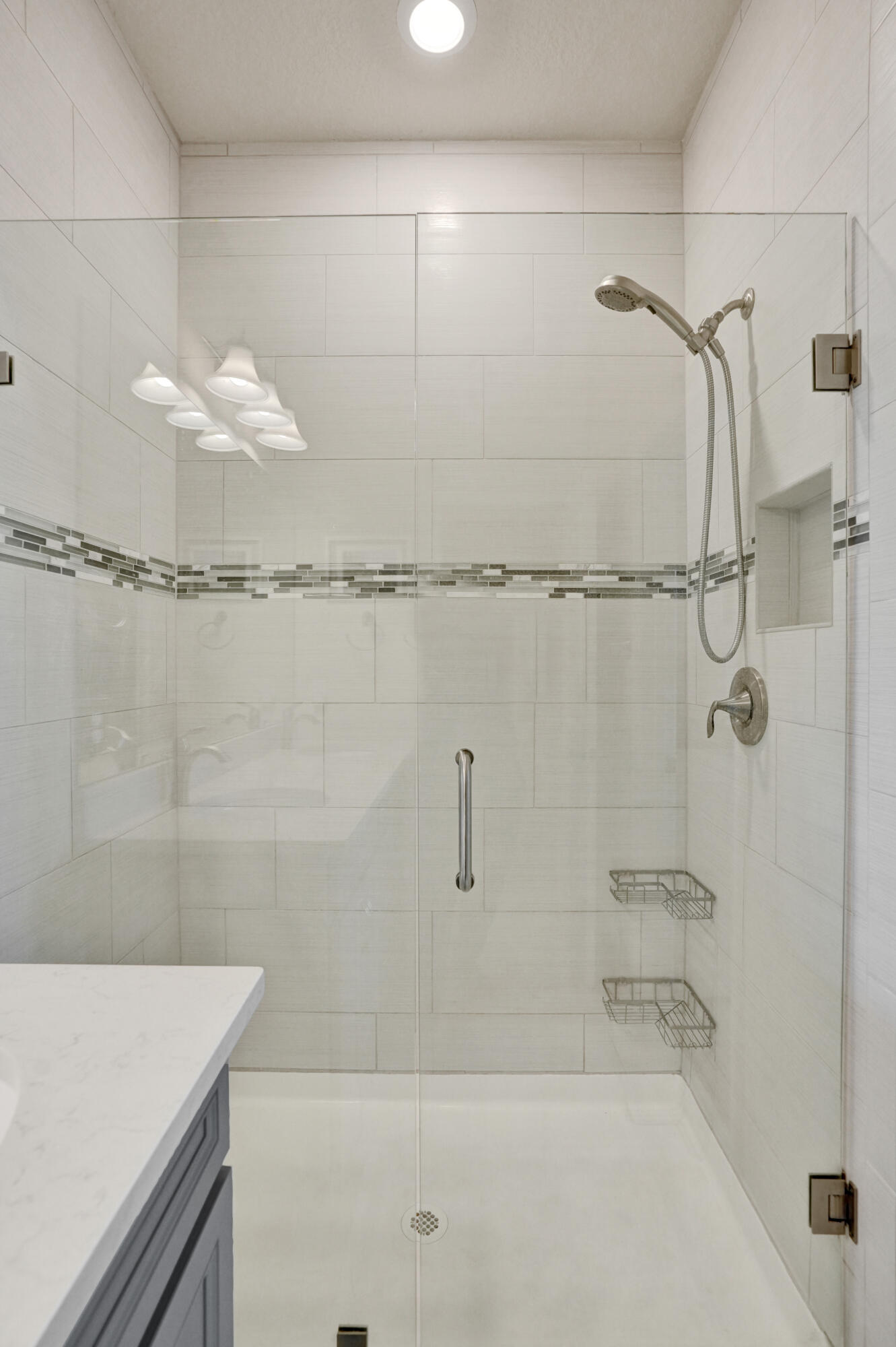 HILLCREST COUNTRY CLUB SOUTH - Residential Lease