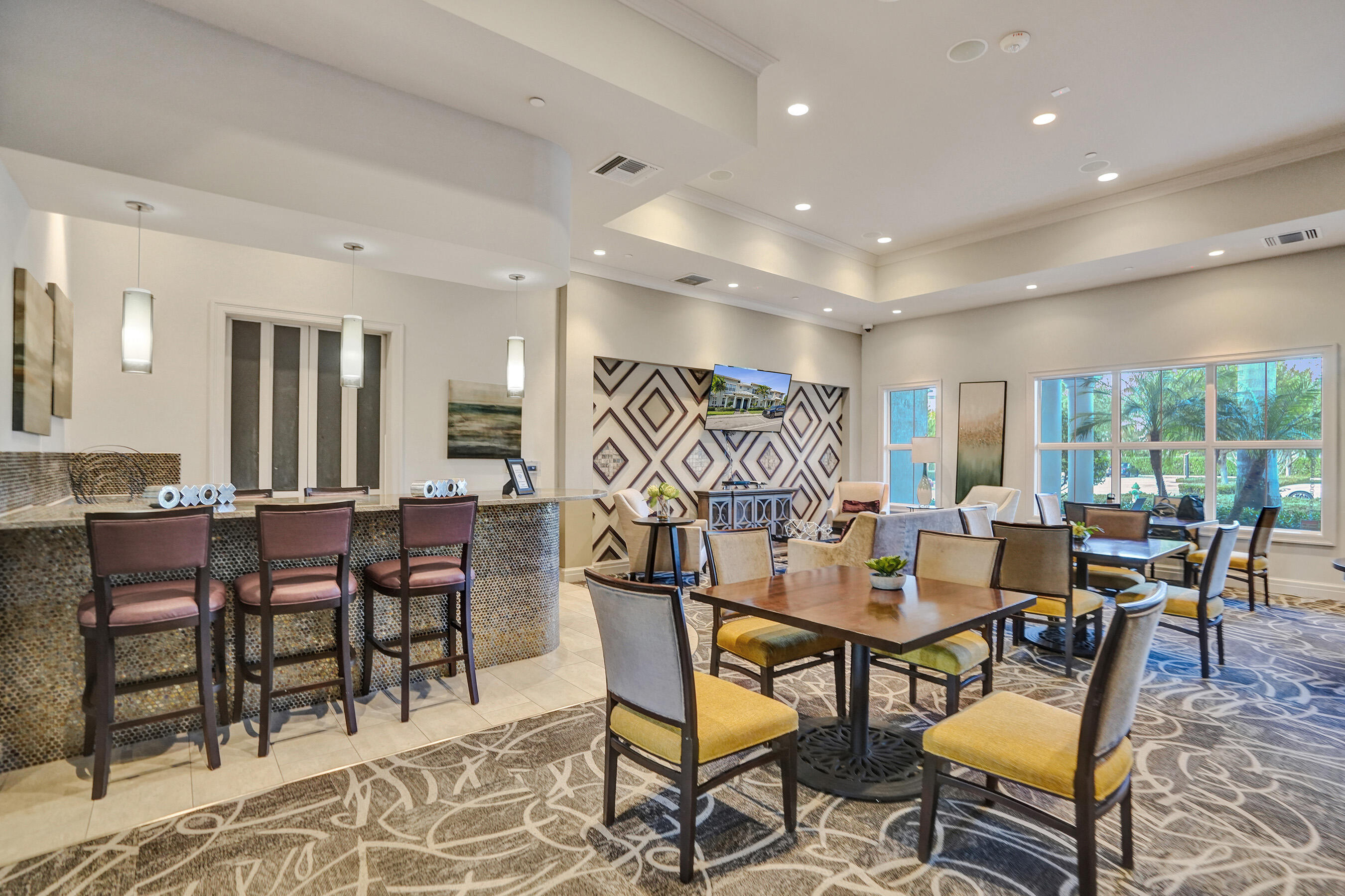 HILLCREST COUNTRY CLUB SOUTH - Residential Lease