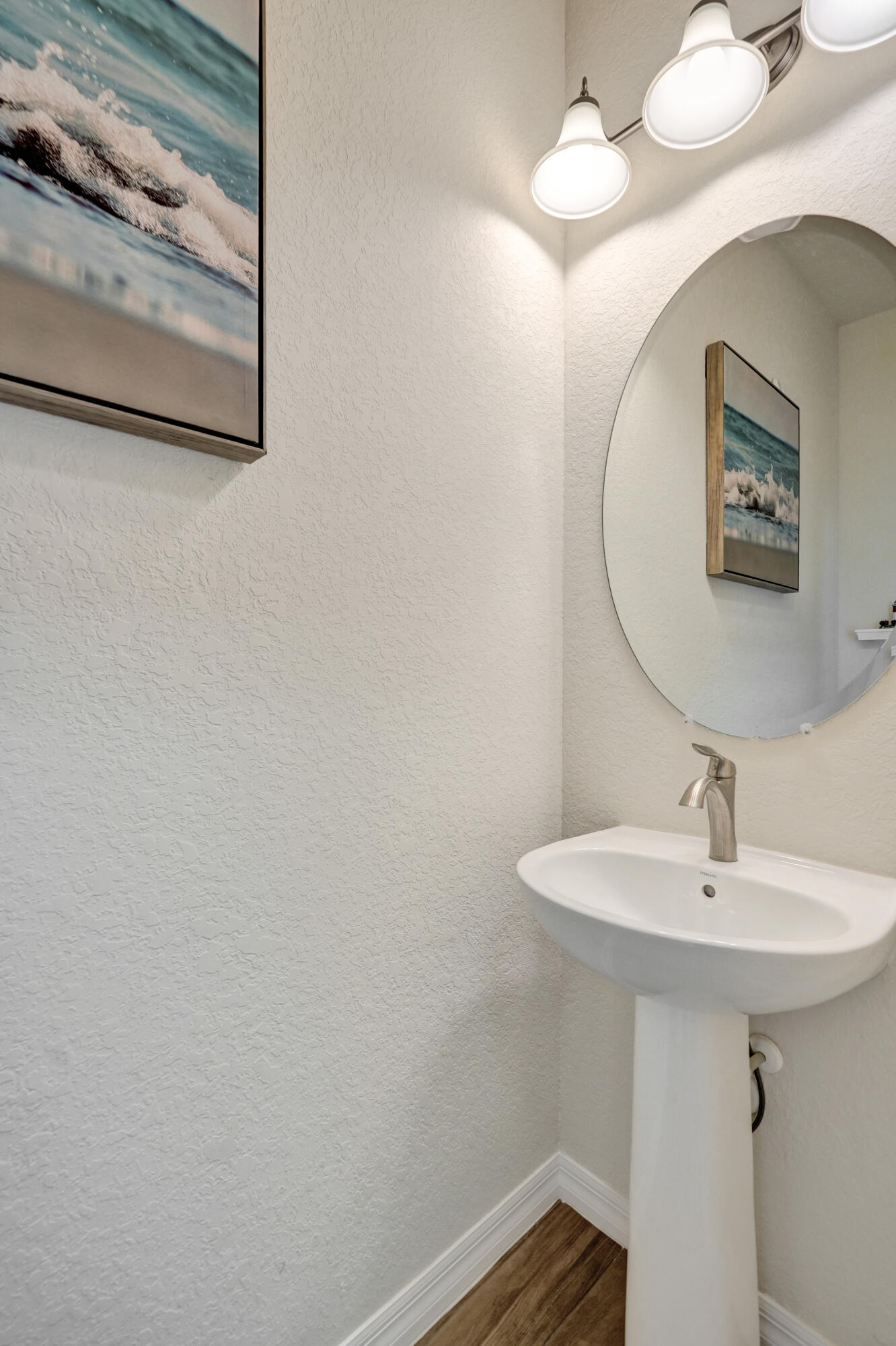 HILLCREST COUNTRY CLUB SOUTH - Residential Lease