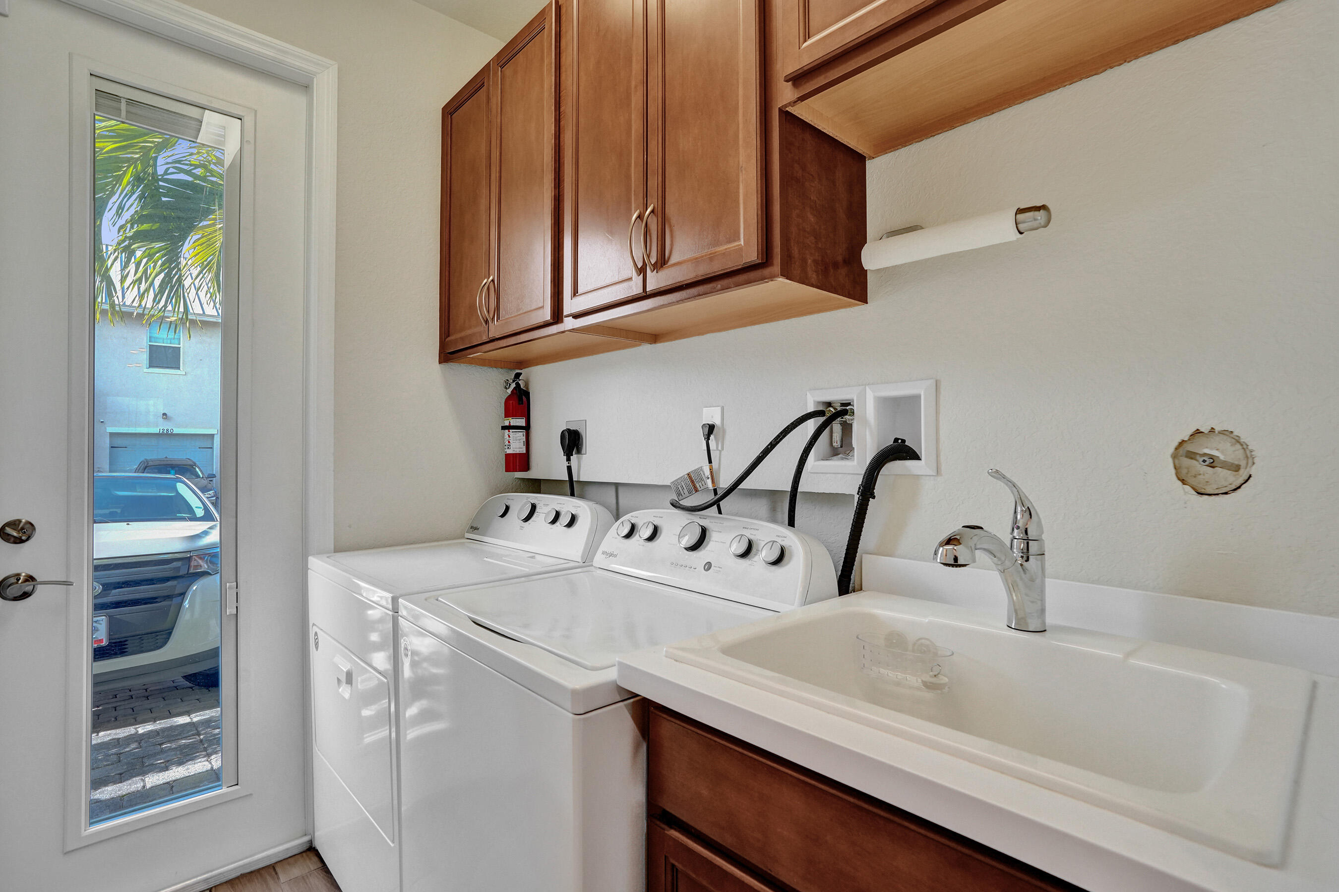 HILLCREST COUNTRY CLUB SOUTH - Residential Lease