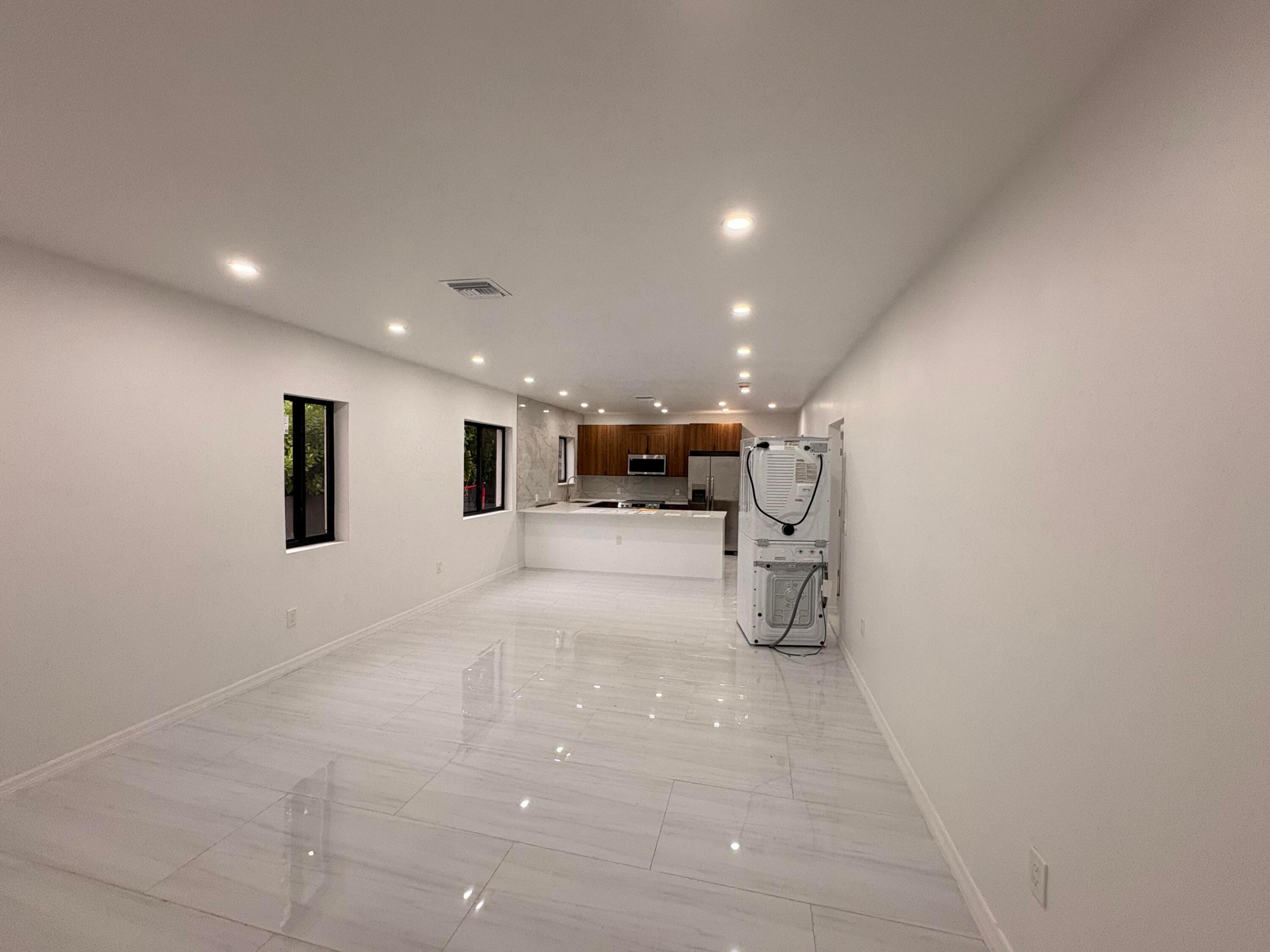 SOUTH SHENANDOAH - Residential Lease