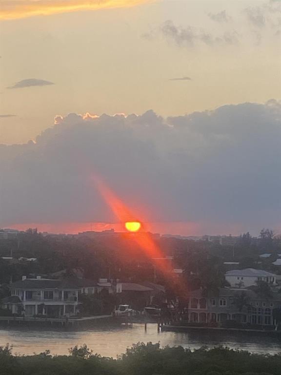 TOSCANA SOUTH TOWER III - Residential