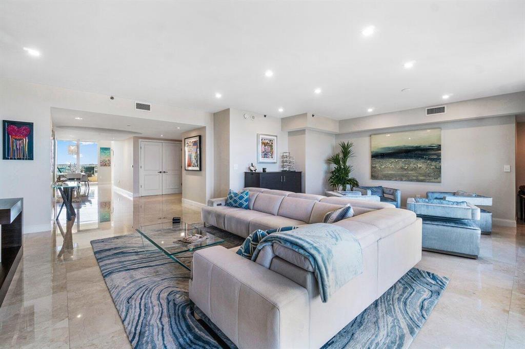 TOSCANA SOUTH TOWER III - Residential