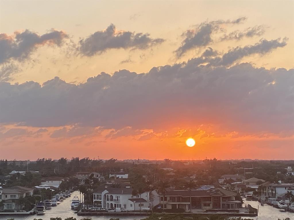 TOSCANA SOUTH TOWER III - Residential