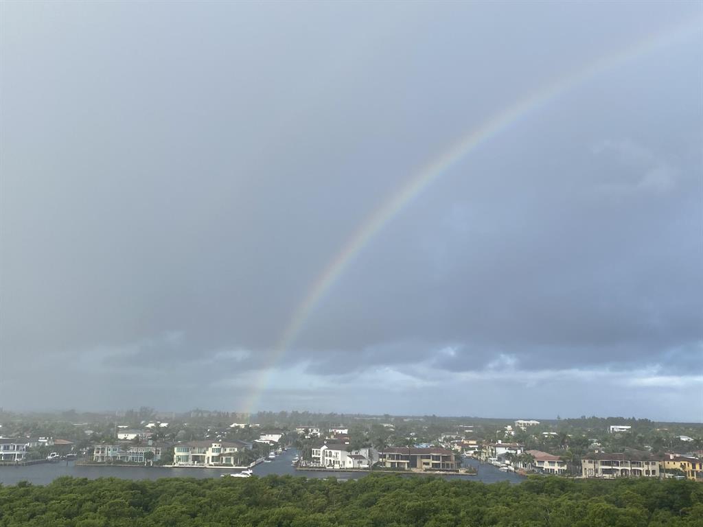 TOSCANA SOUTH TOWER III - Residential