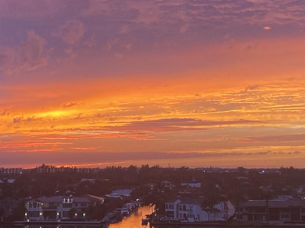 TOSCANA SOUTH TOWER III - Residential