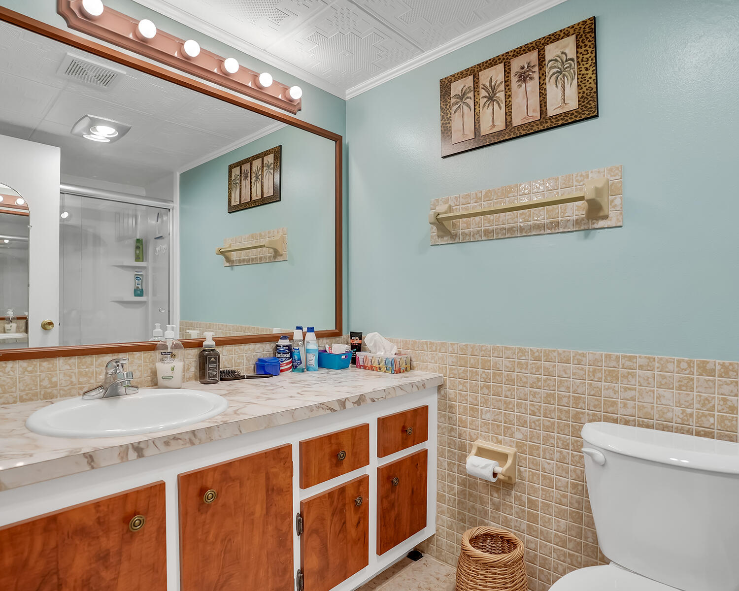 CASTLE APARTMENTS 17 CONDO - Residential