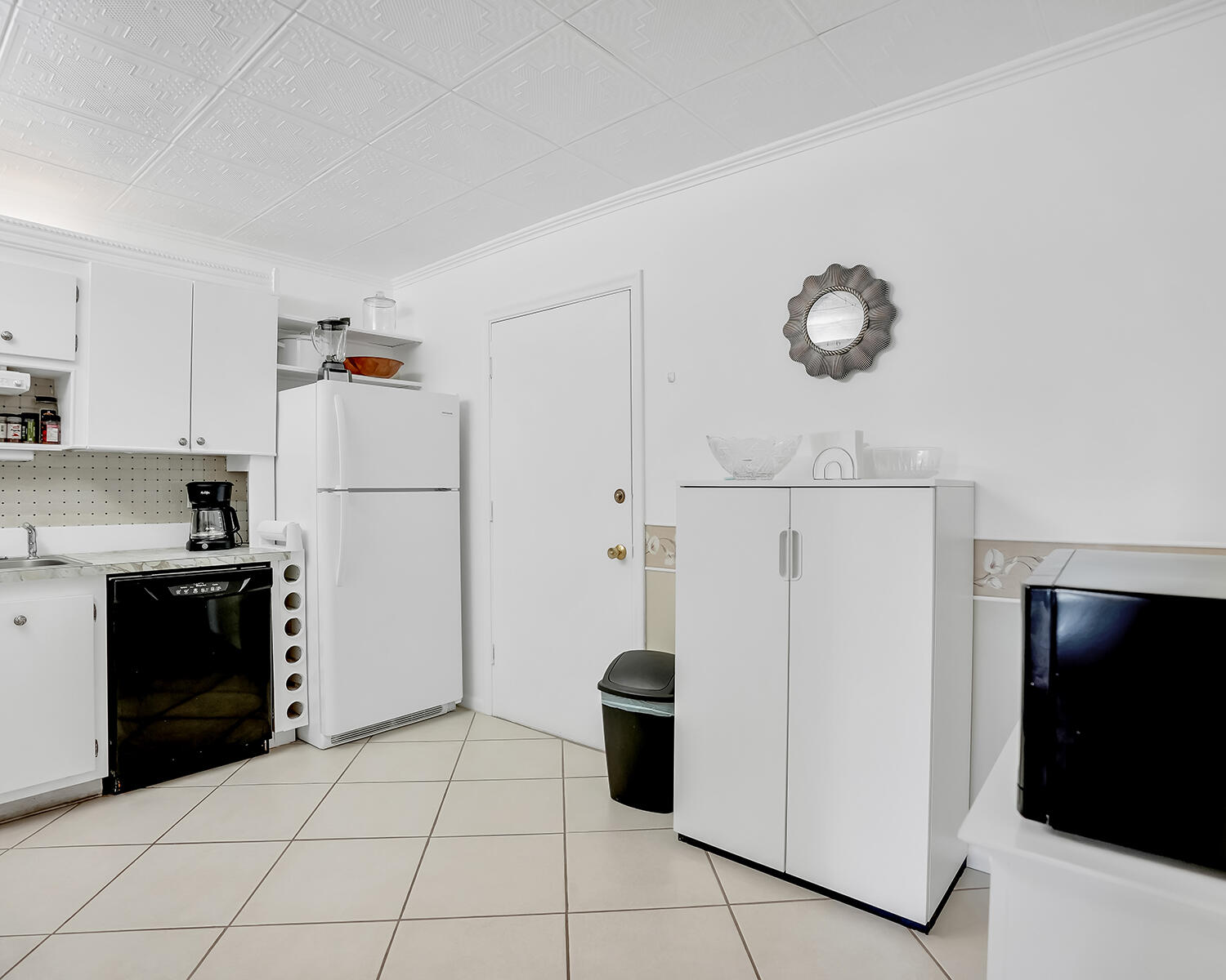 CASTLE APARTMENTS 17 CONDO - Residential