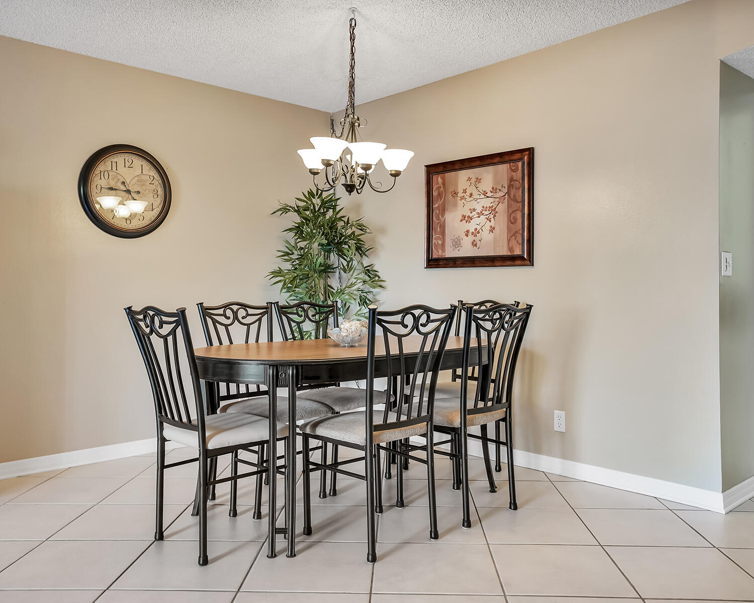 CASTLE APARTMENTS 17 CONDO - Residential