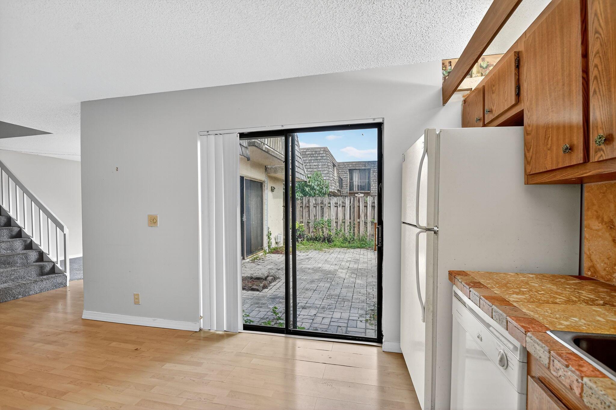 LAKEWOOD - Residential