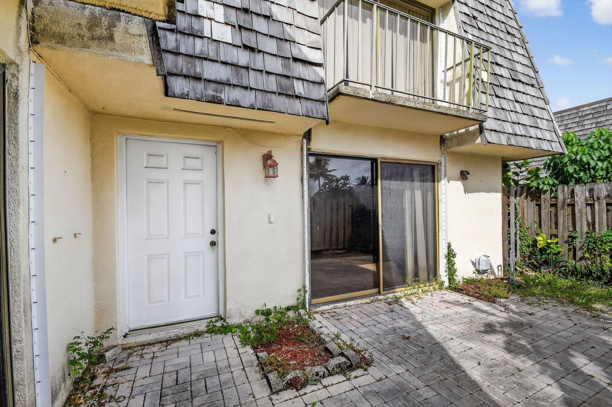 LAKEWOOD - Residential