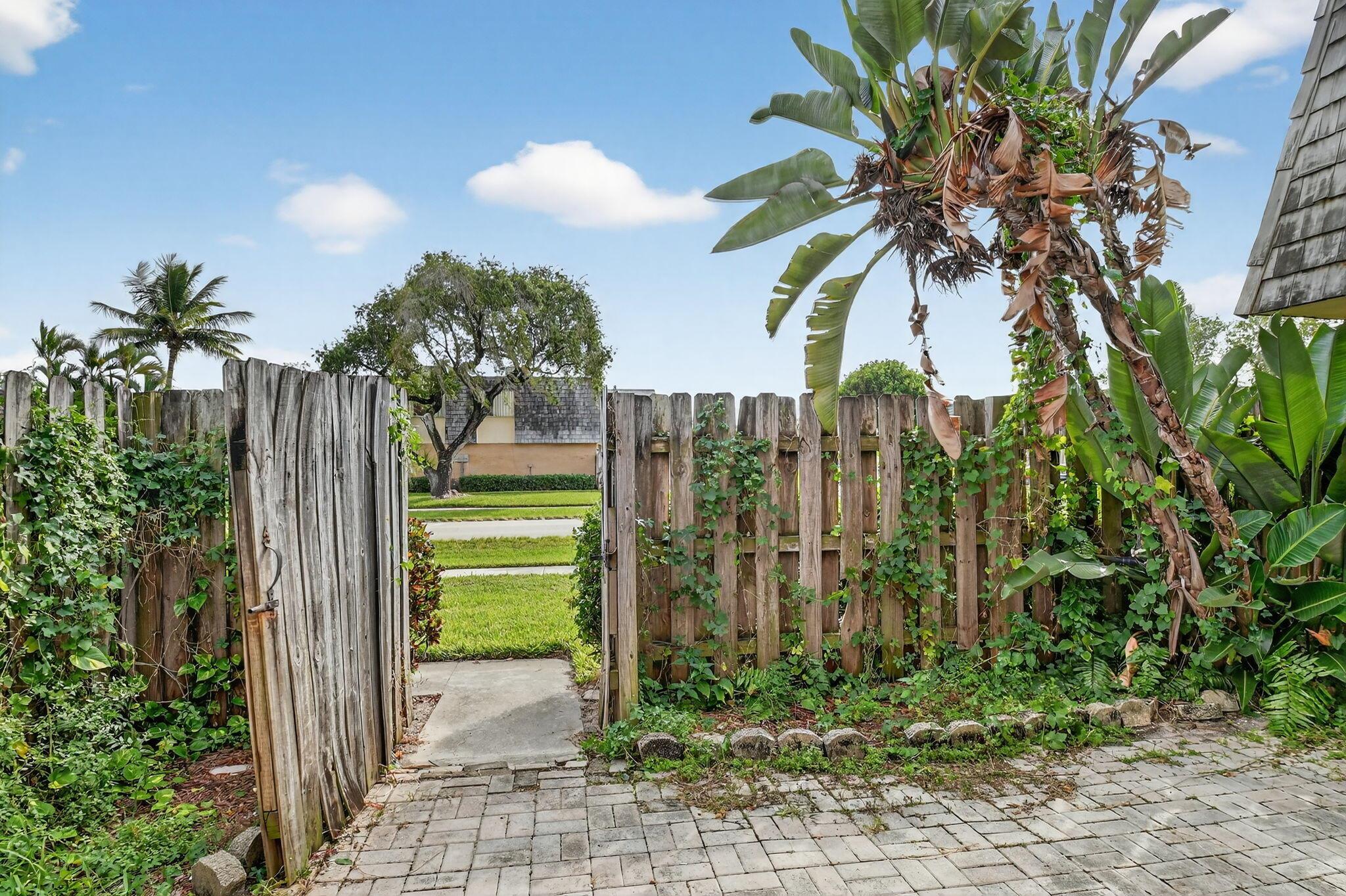 LAKEWOOD - Residential