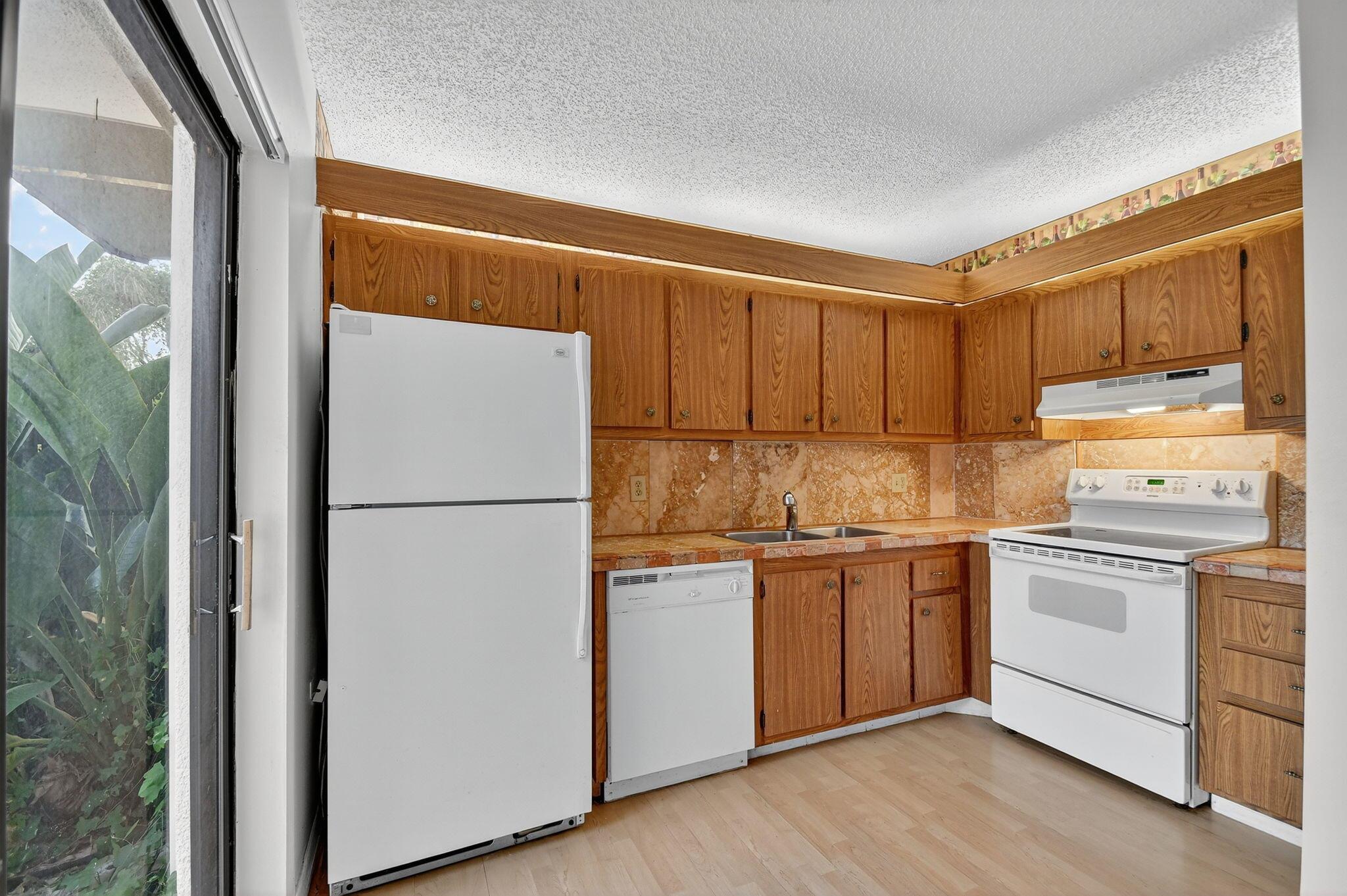 LAKEWOOD - Residential