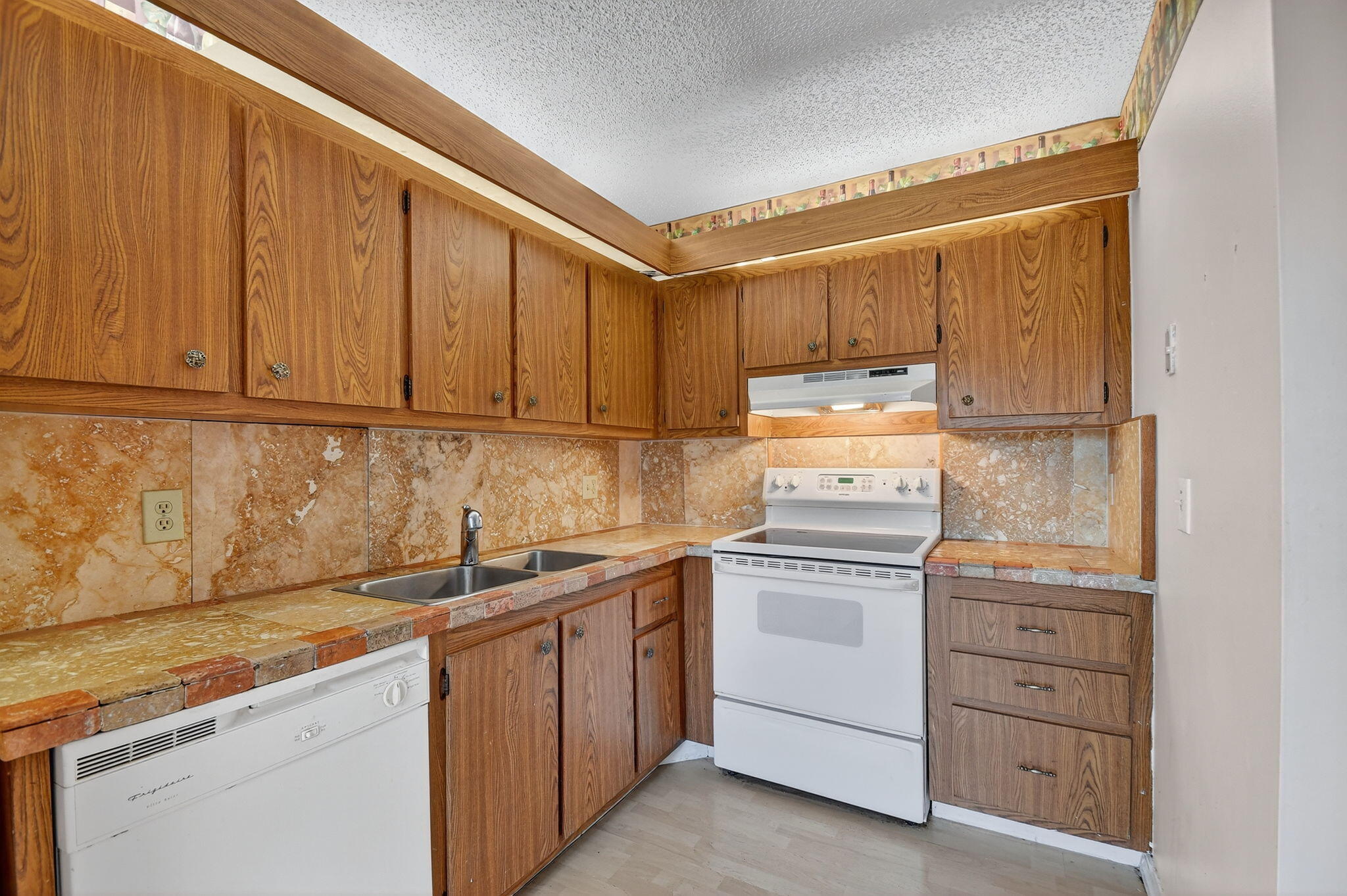 LAKEWOOD - Residential