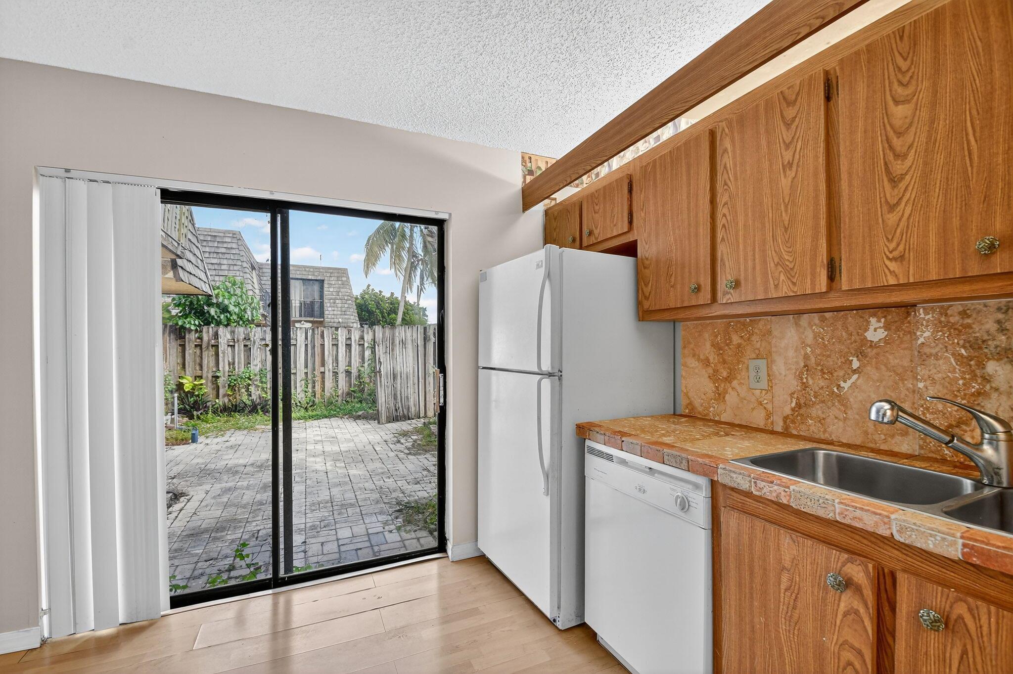 LAKEWOOD - Residential