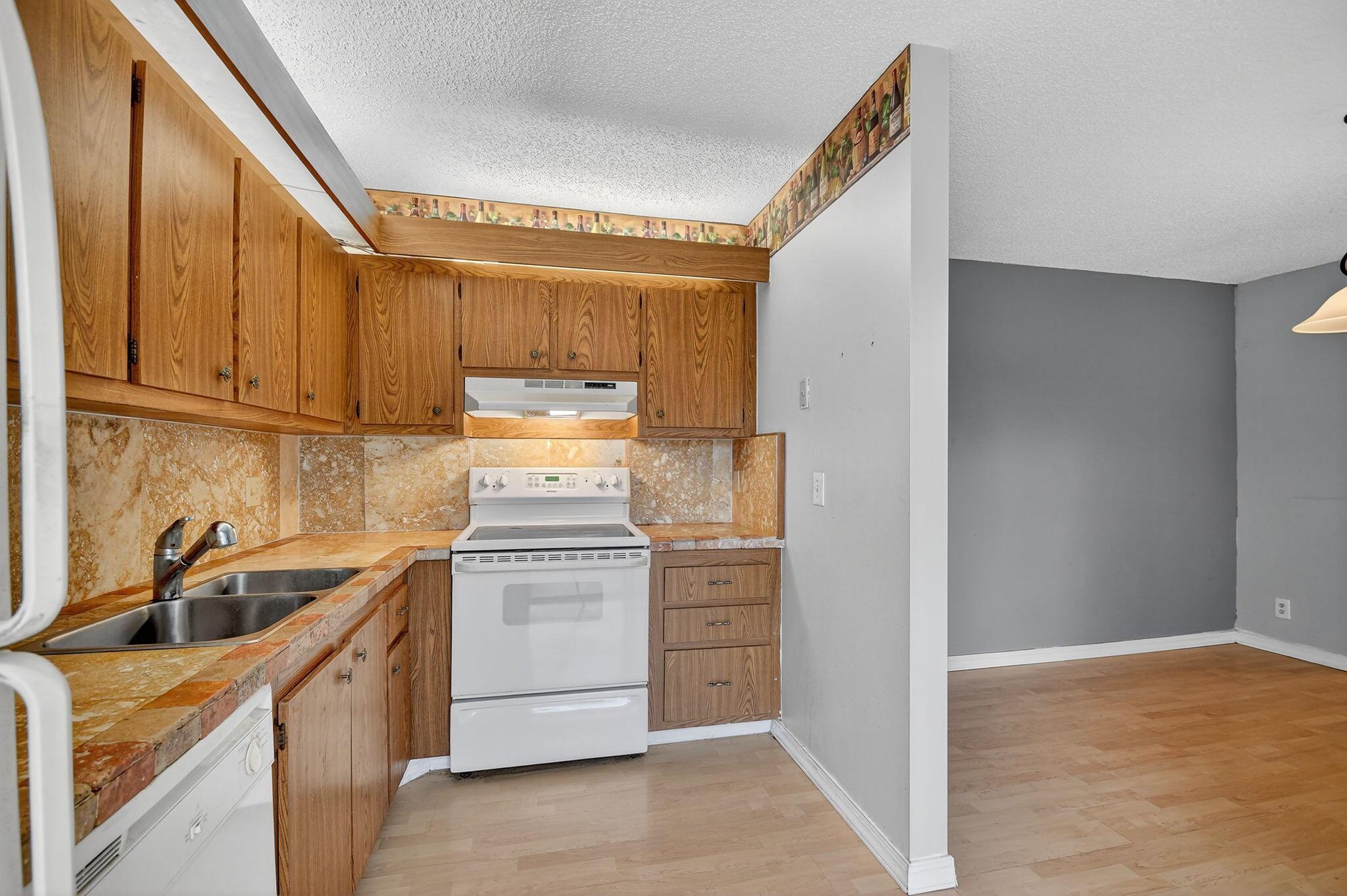 LAKEWOOD - Residential