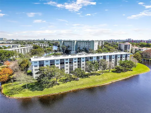 2236 N Cypress Bend Drive Unit 206, Pompano Beach, FL MLS: F10498505