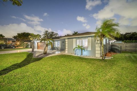 Tiny photo for 5330 SW 19th Street, Plantation, FL 33317 (MLS # F10552817)