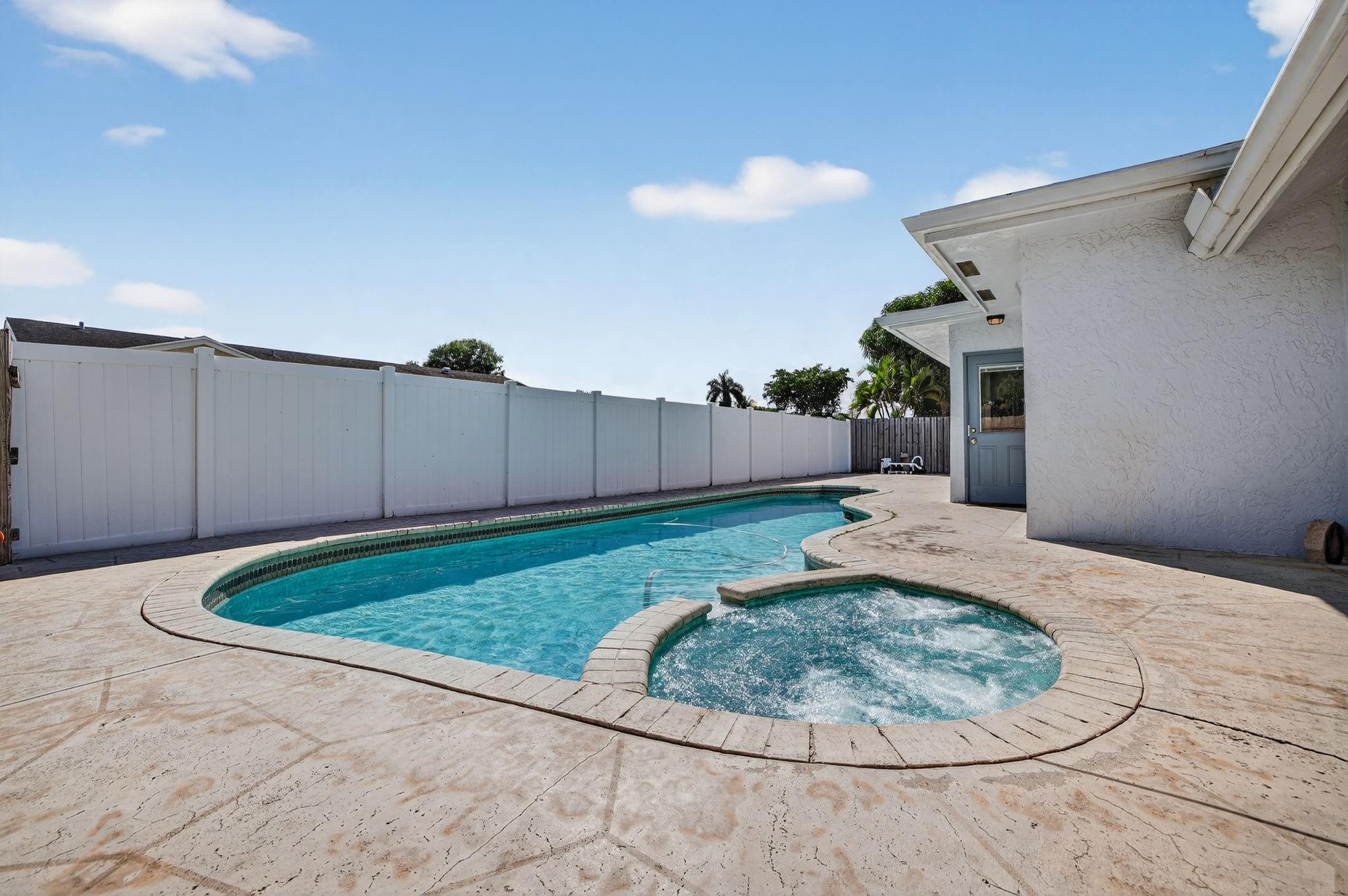 Coral Gate Sec 1 93-7 B - Residential