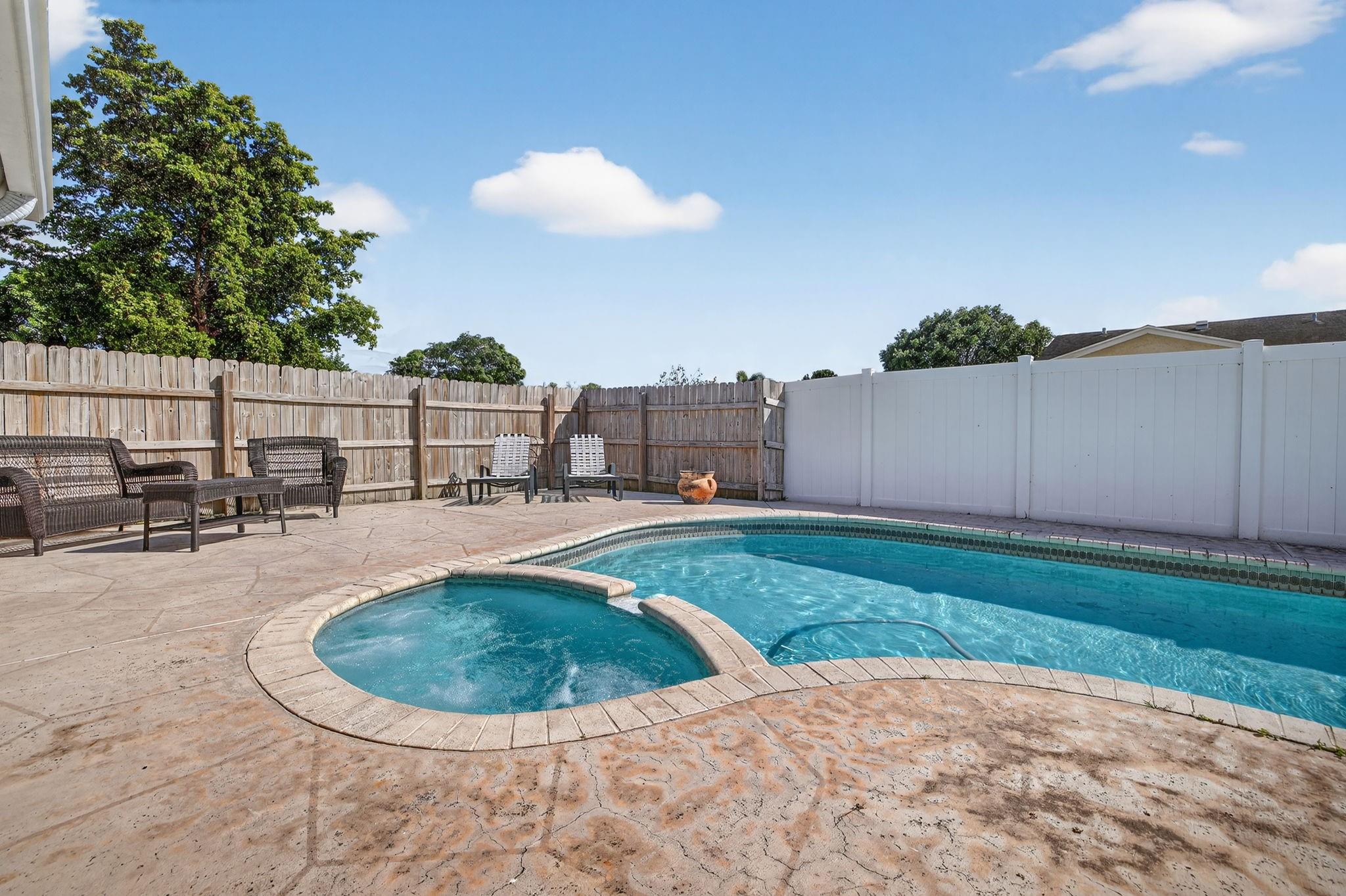 Coral Gate Sec 1 93-7 B - Residential