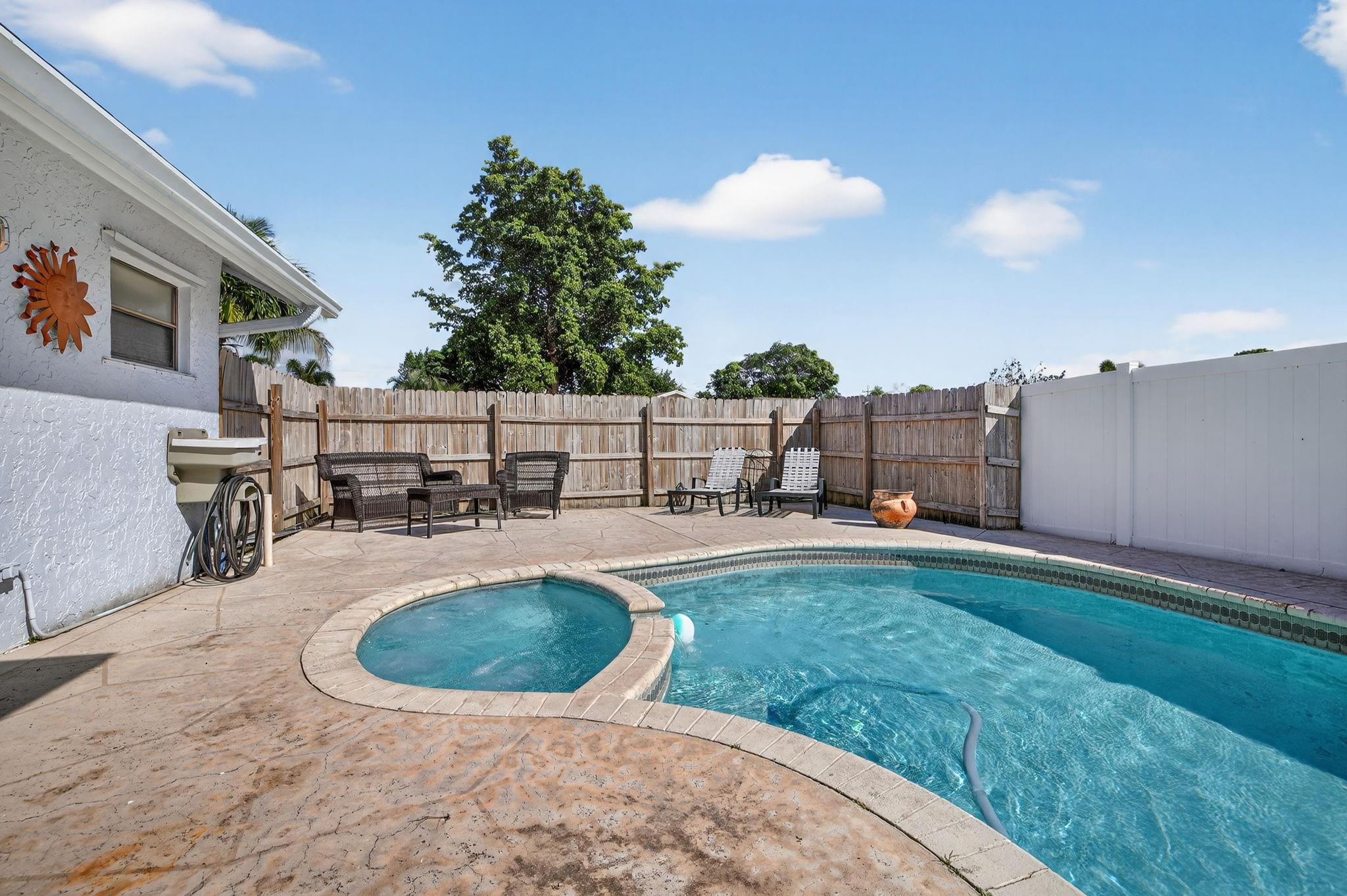 Coral Gate Sec 1 93-7 B - Residential