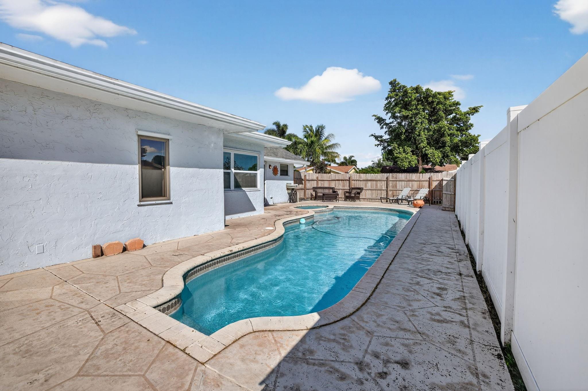 Coral Gate Sec 1 93-7 B - Residential