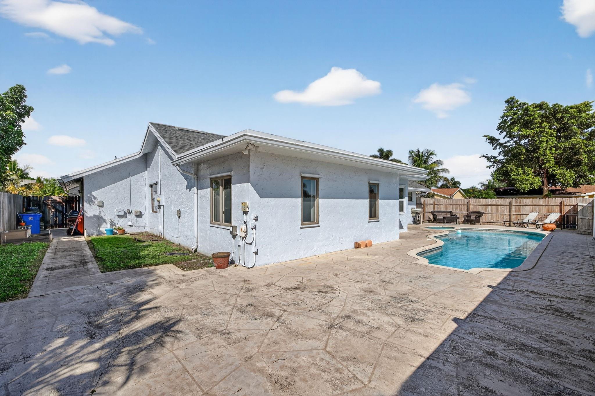 Coral Gate Sec 1 93-7 B - Residential