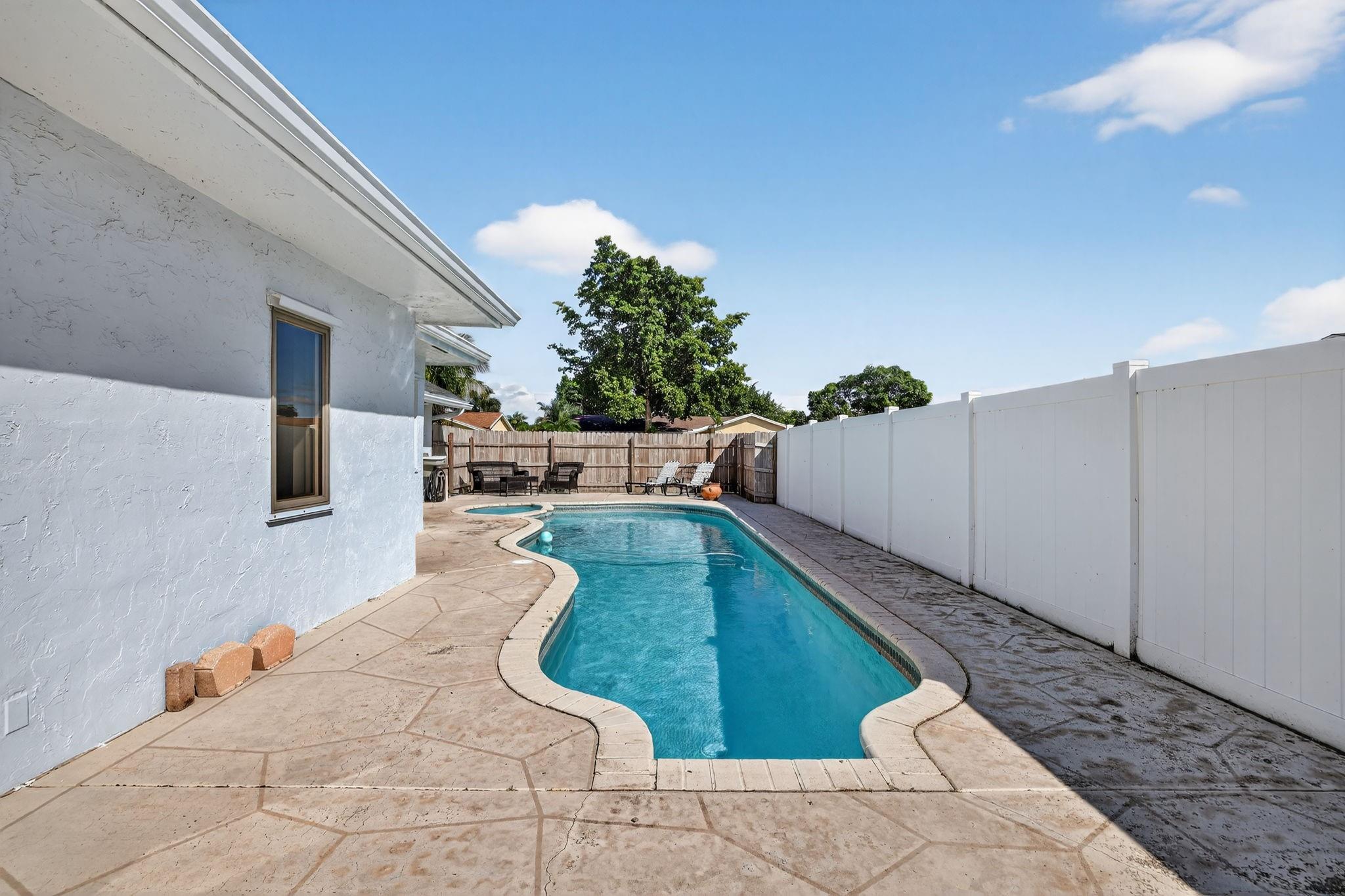 Coral Gate Sec 1 93-7 B - Residential