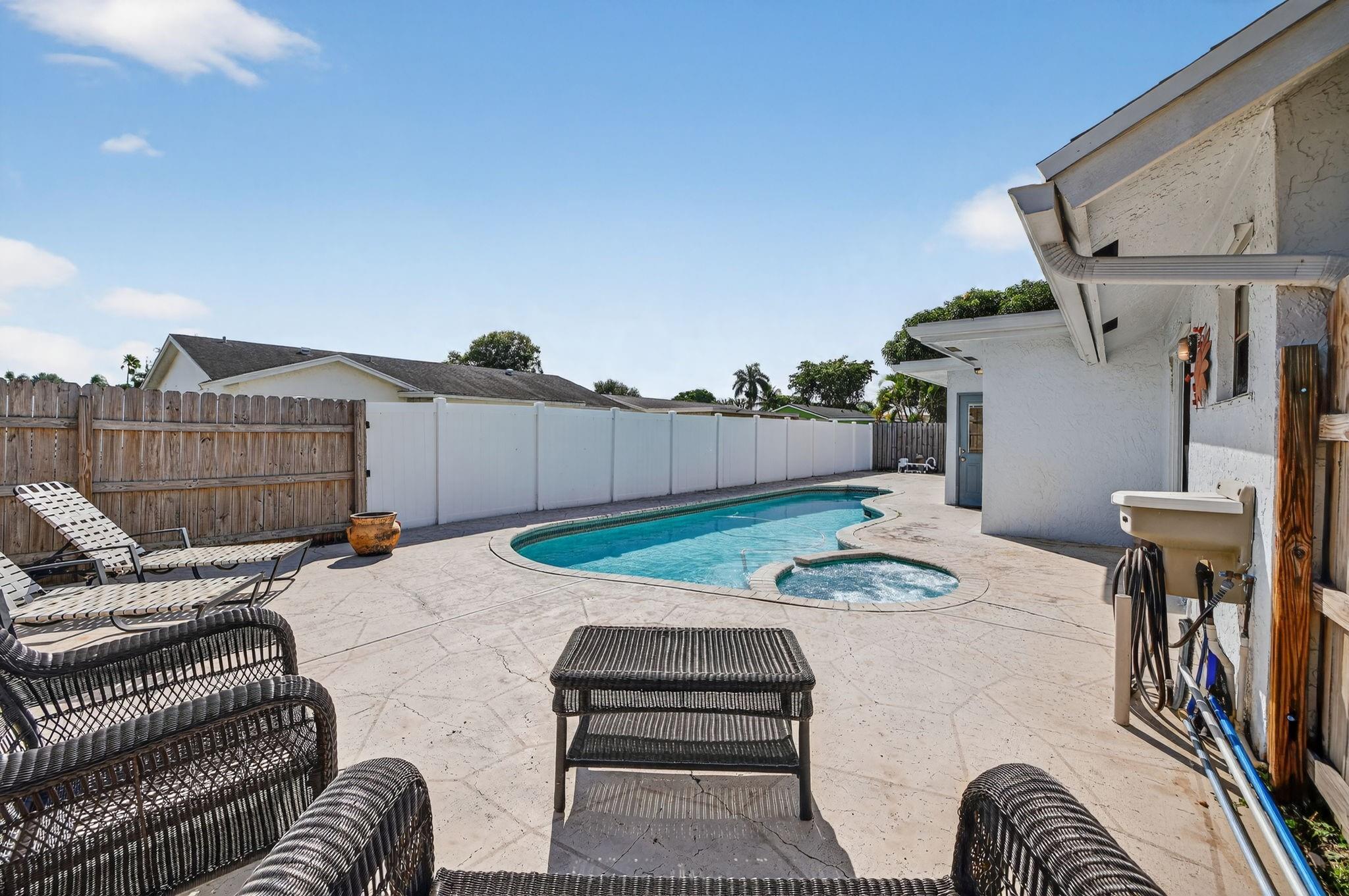 Coral Gate Sec 1 93-7 B - Residential