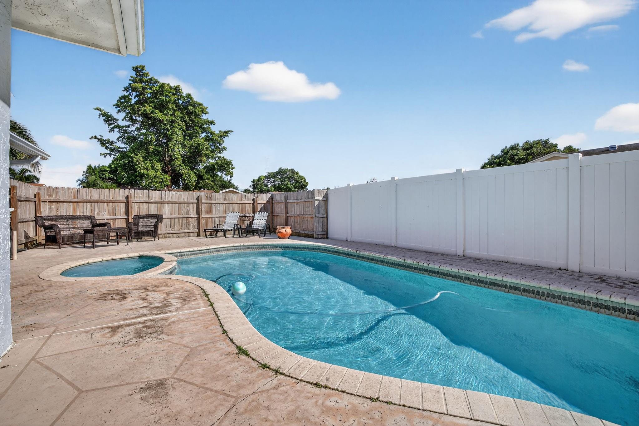 Coral Gate Sec 1 93-7 B - Residential