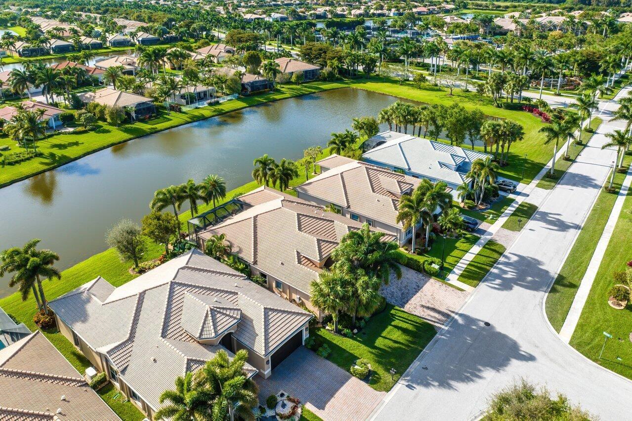 VALENCIA RESERVE - Residential