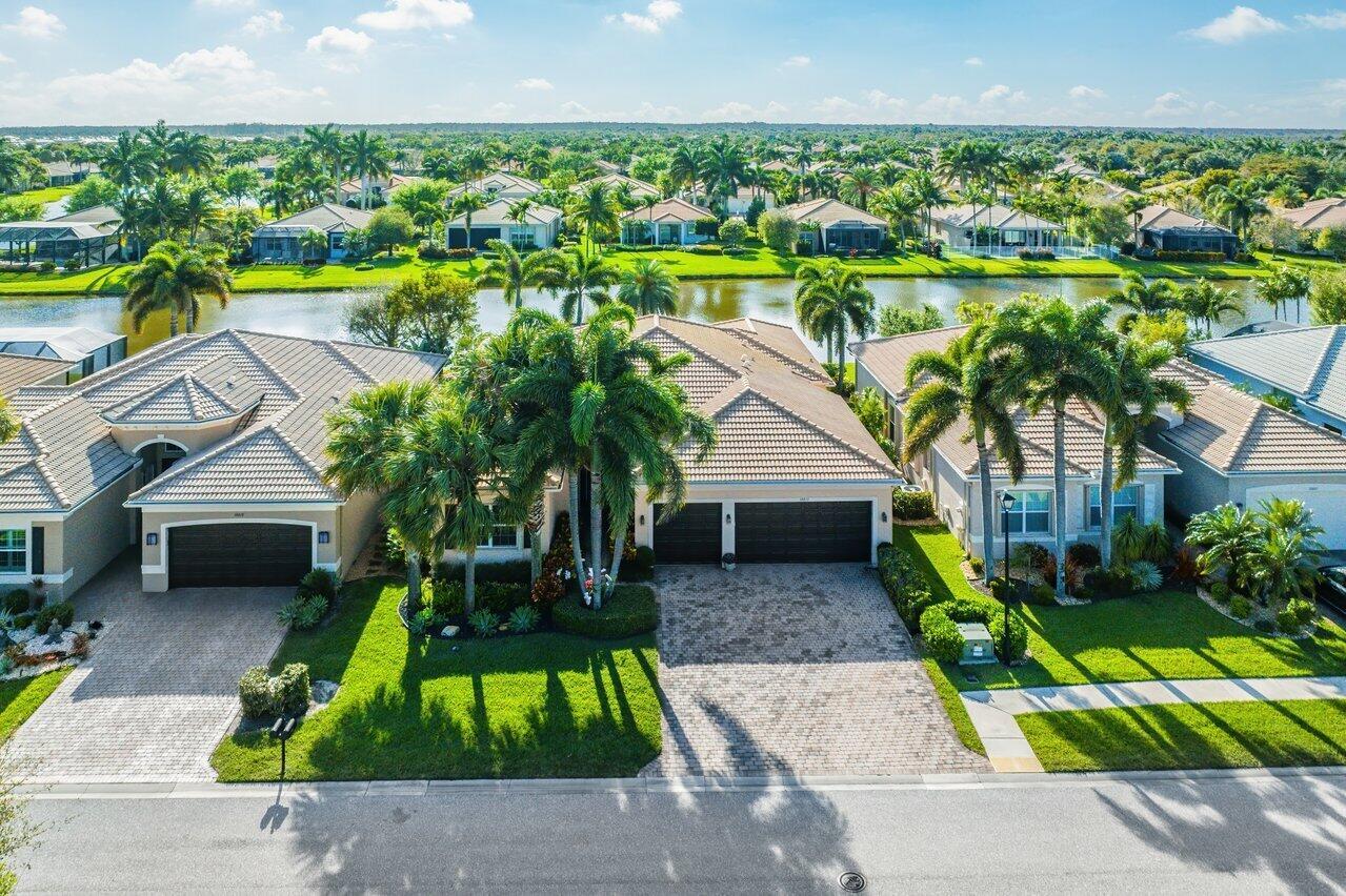 VALENCIA RESERVE - Residential