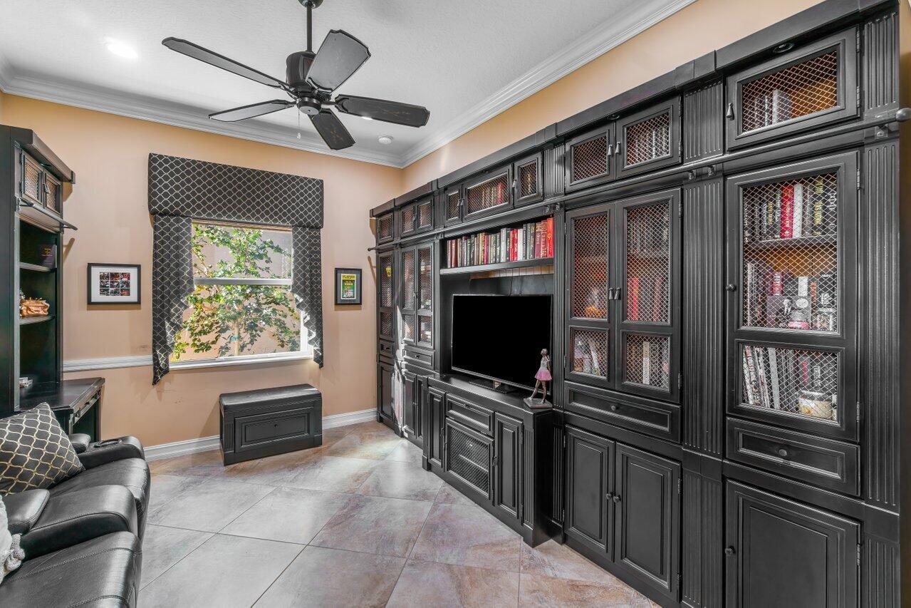 VALENCIA RESERVE - Residential