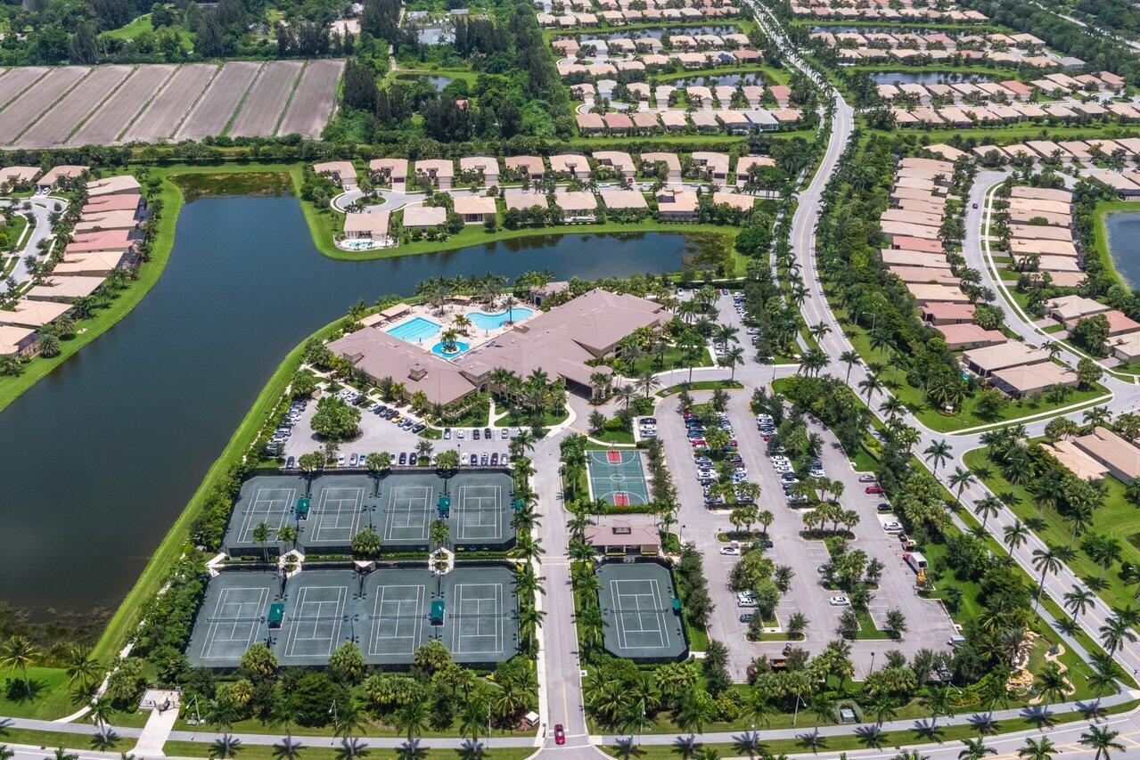 VALENCIA RESERVE - Residential