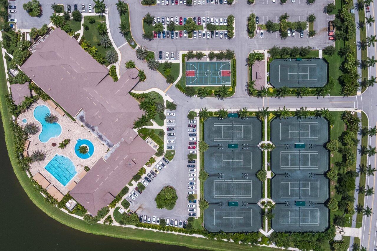 VALENCIA RESERVE - Residential