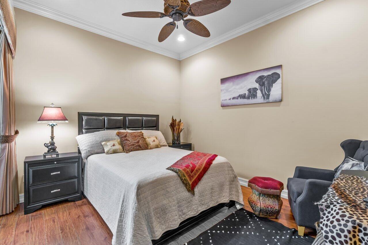 VALENCIA RESERVE - Residential